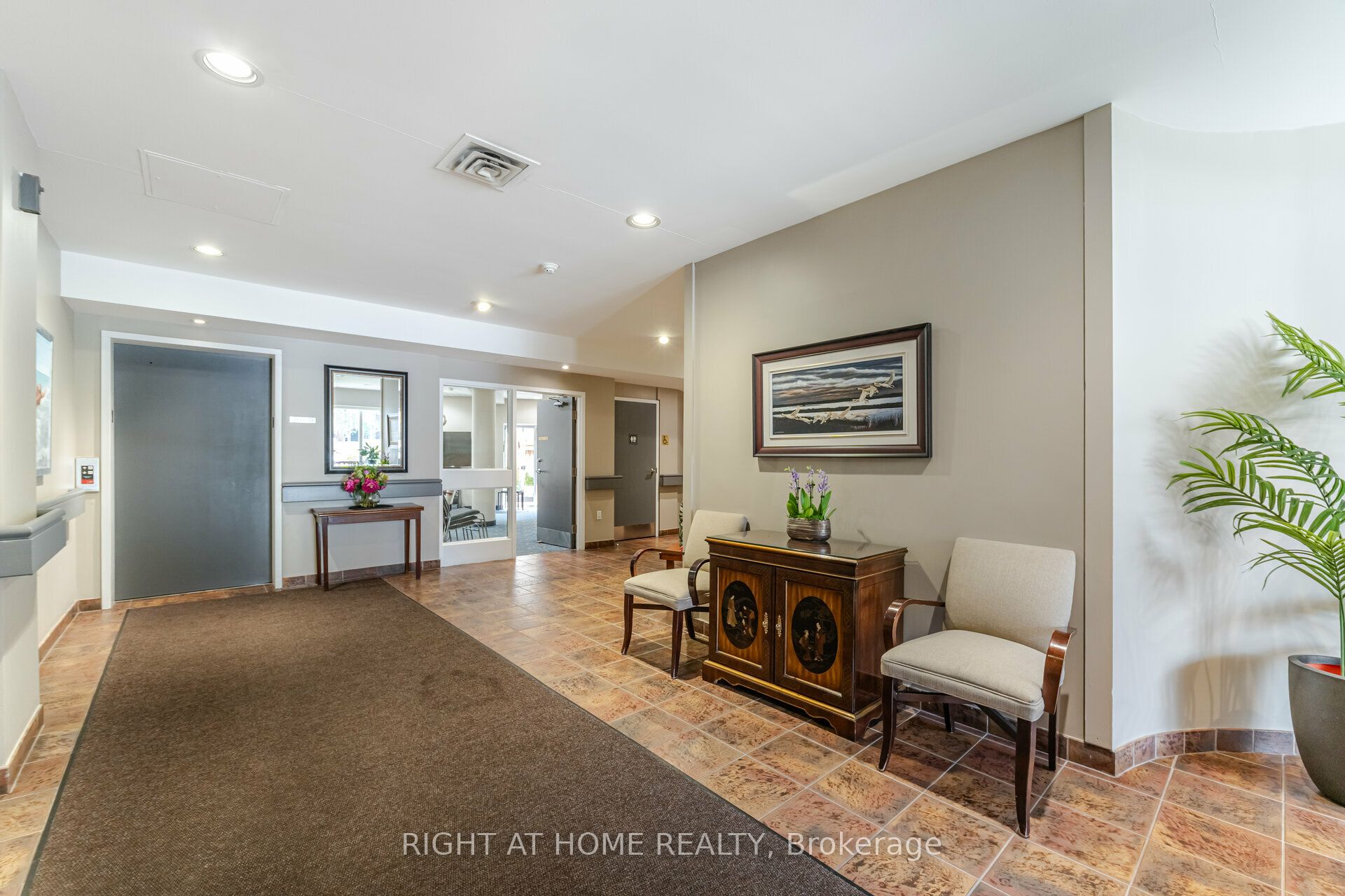 #306 - 1387 Bayview Avenue Property Photo 3