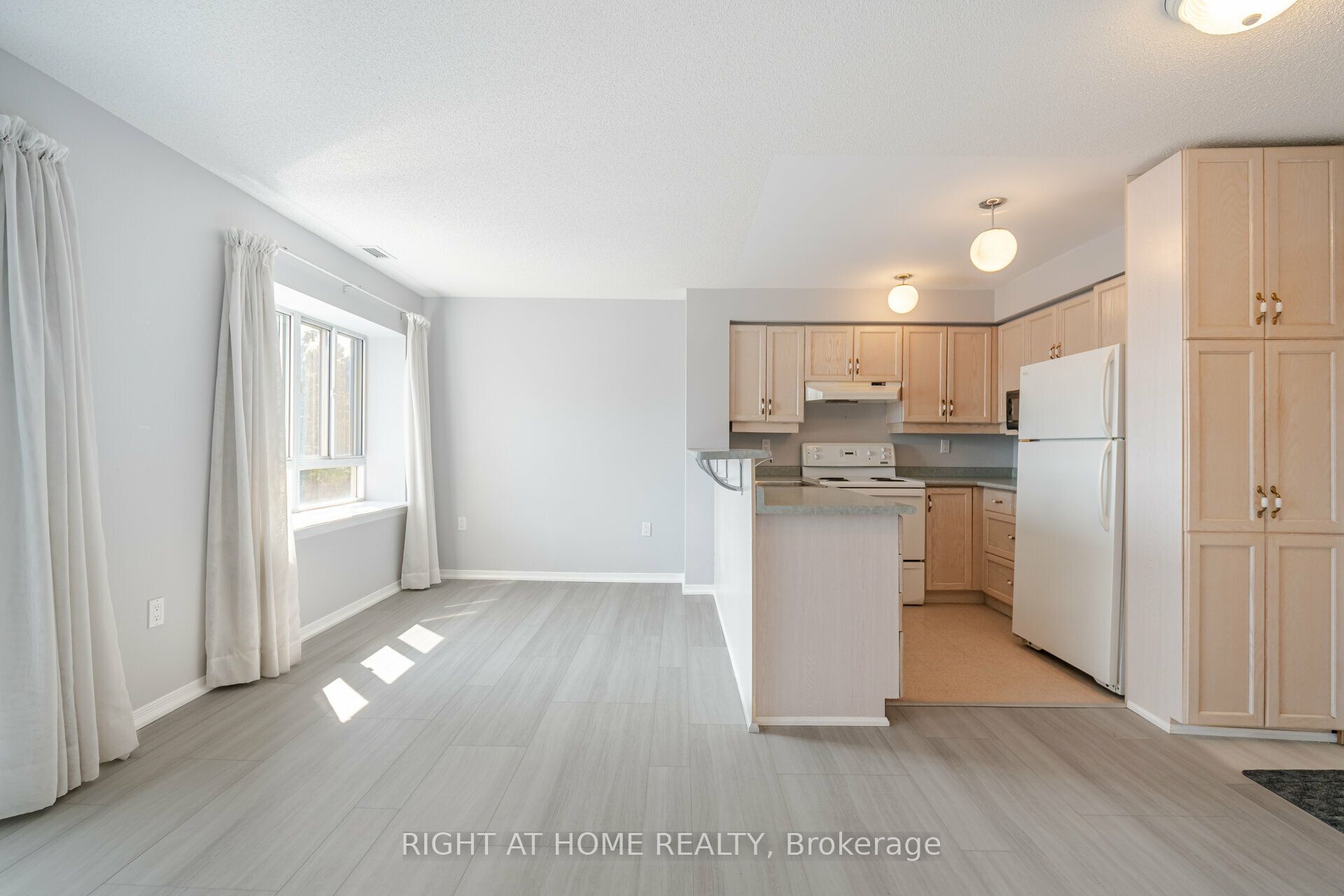 #306 - 1387 Bayview Avenue Property Photo 10