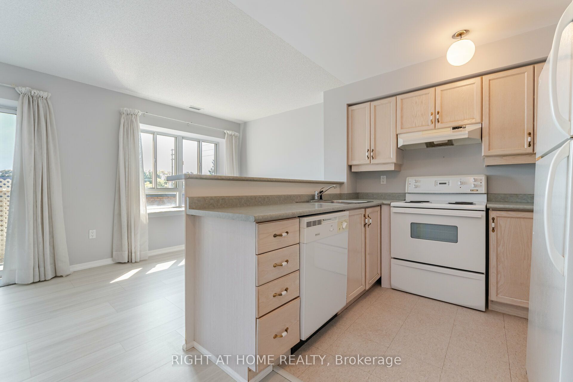 #306 - 1387 Bayview Avenue Property Photo 16