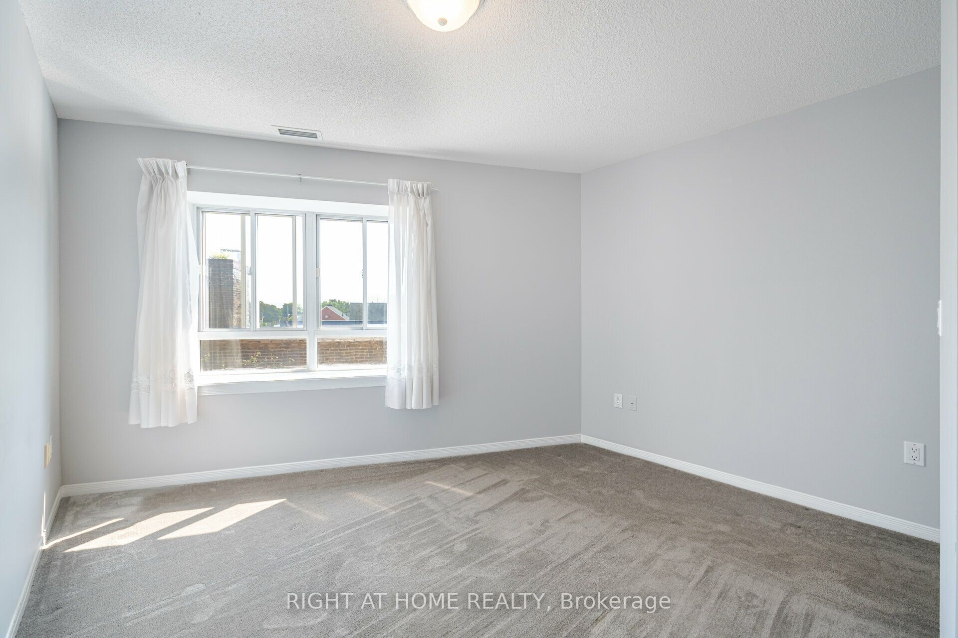 #306 - 1387 Bayview Avenue Property Photo 18