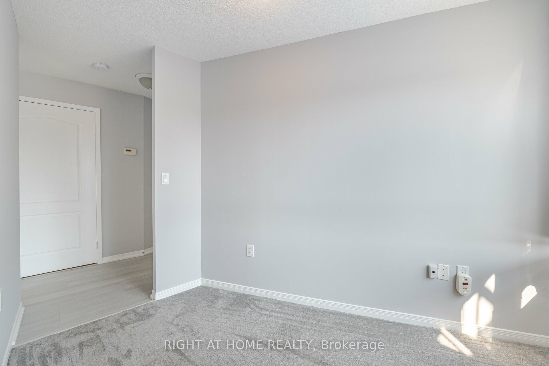 #306 - 1387 Bayview Avenue Property Photo 21