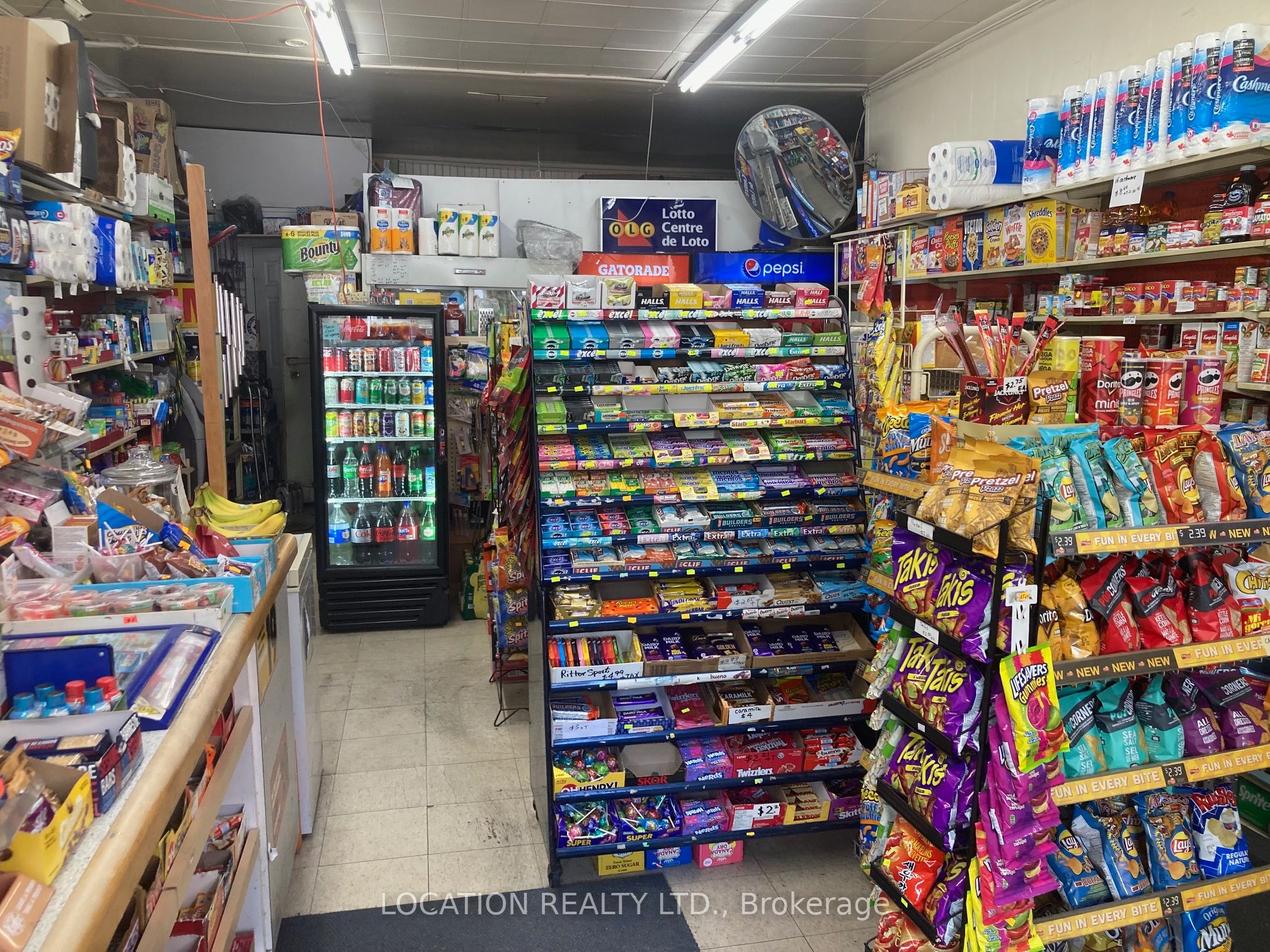 839 Bloor Street Property Photo 7