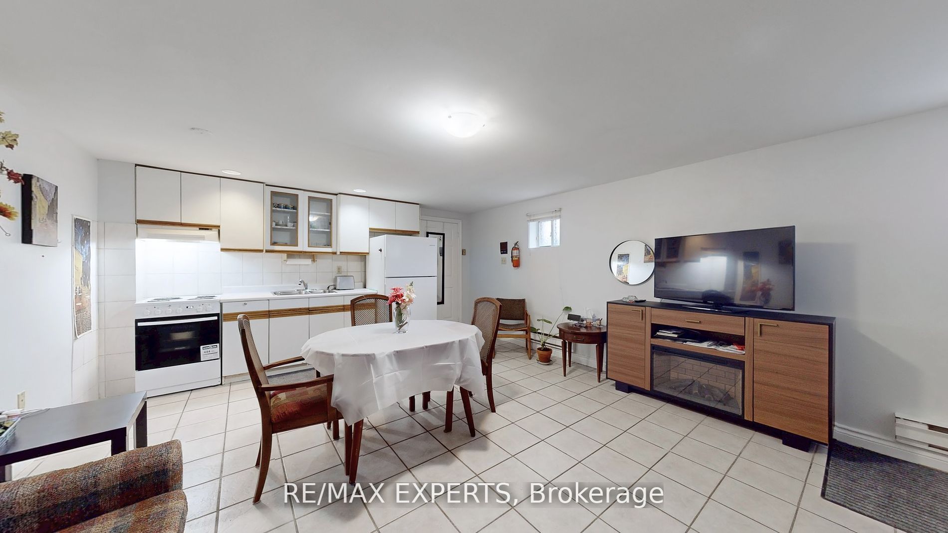 106 Kenwood Avenue Bsmnt Property Photo 8