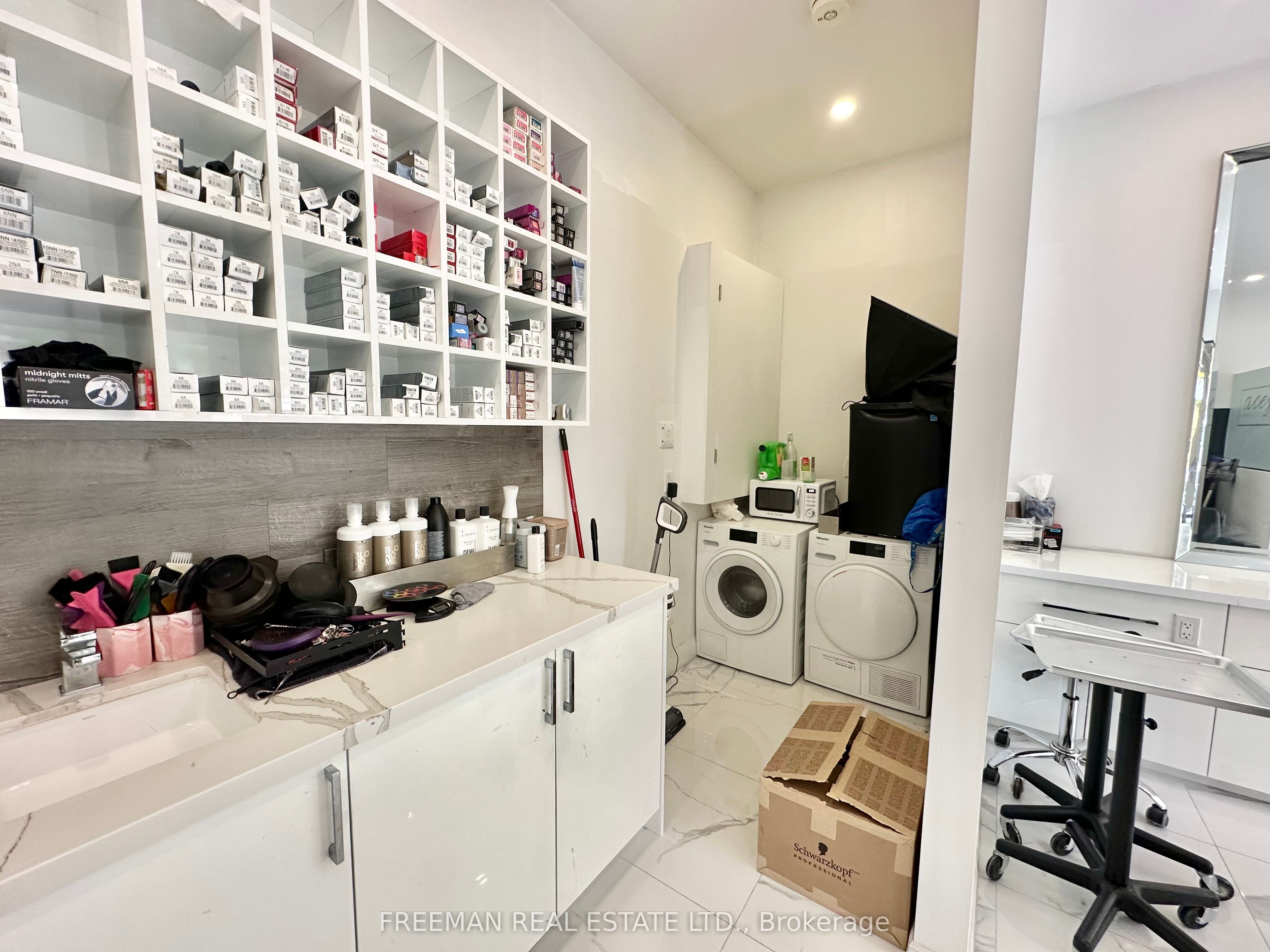 430 St. Clarens Avenue Property Photo 6