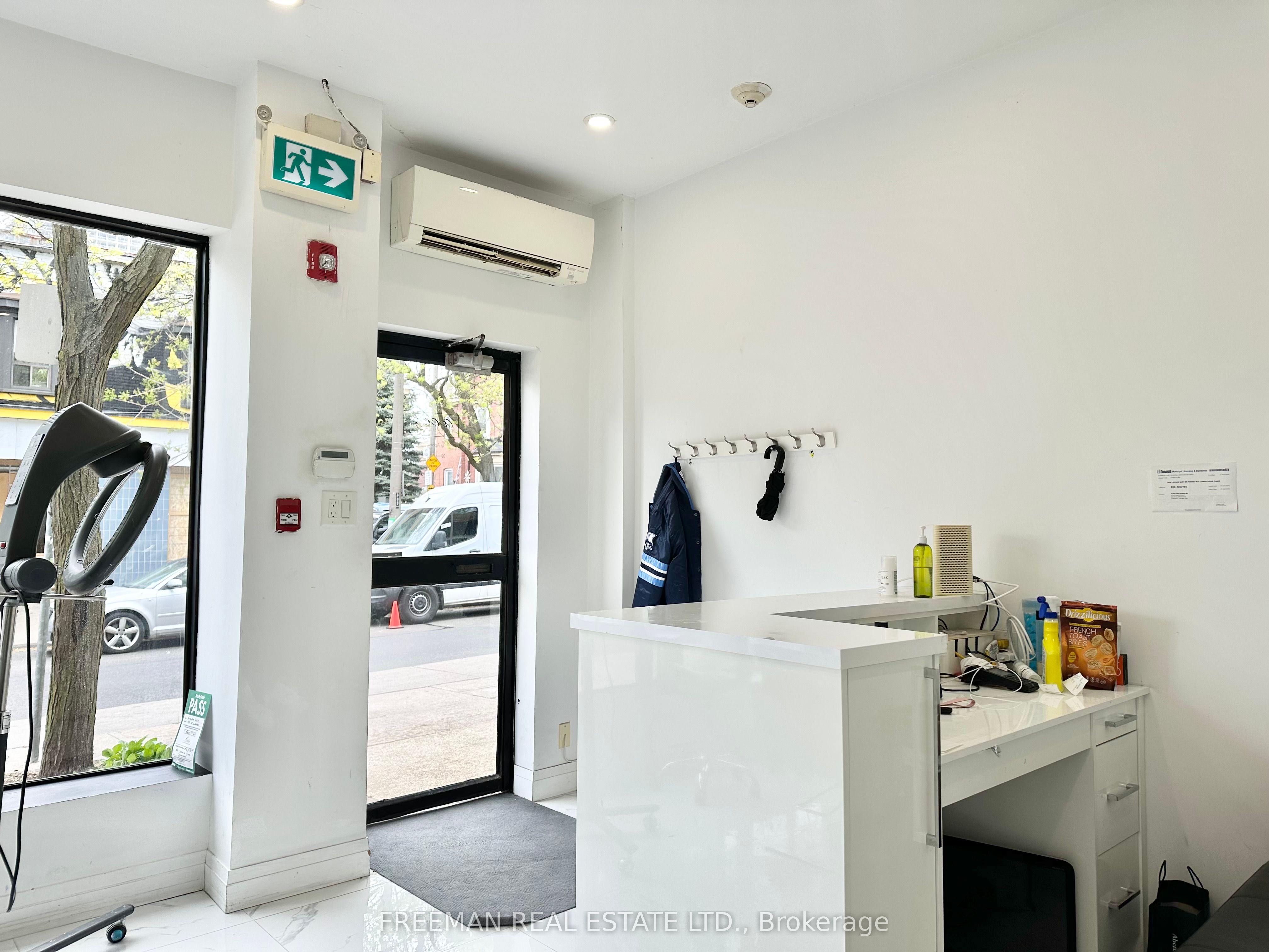 430 St. Clarens Avenue Property Photo 11