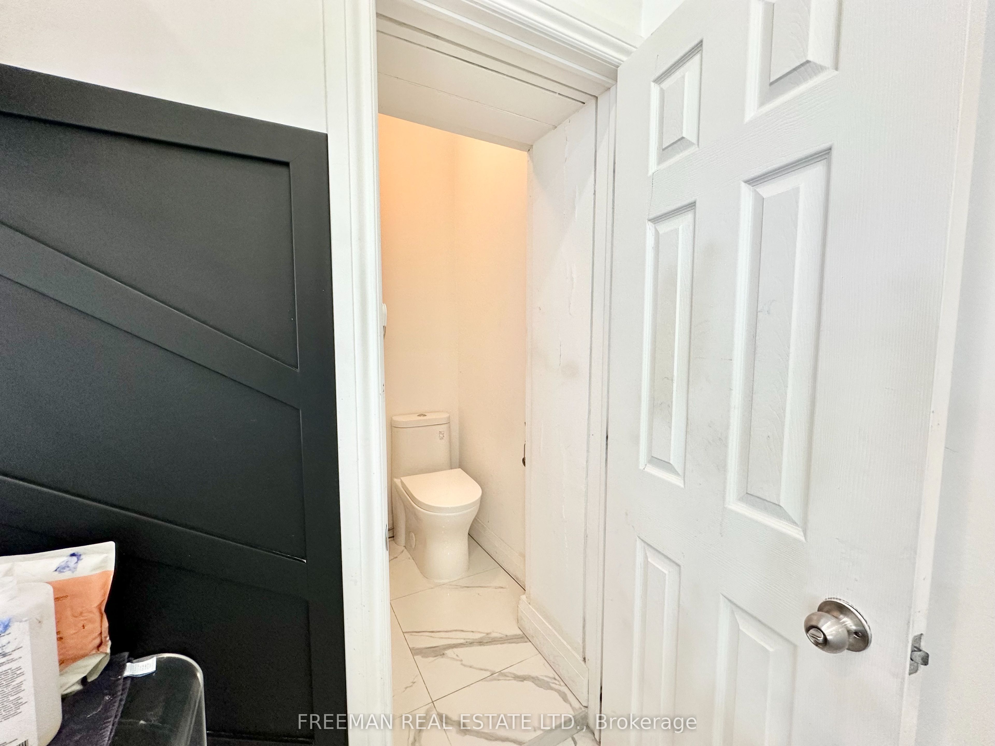 430 St. Clarens Avenue Property Photo 14