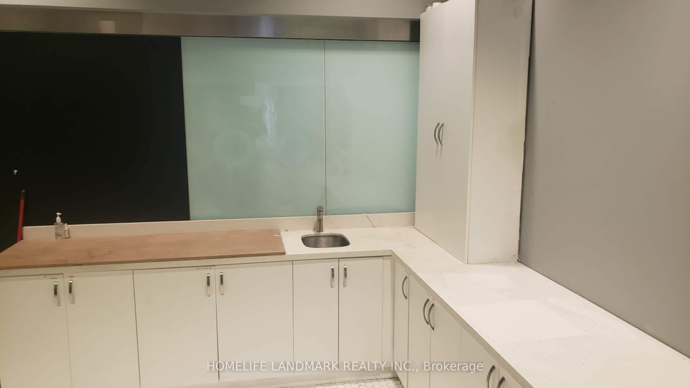 #163 - 4750 Yonge Street Property Photo 5