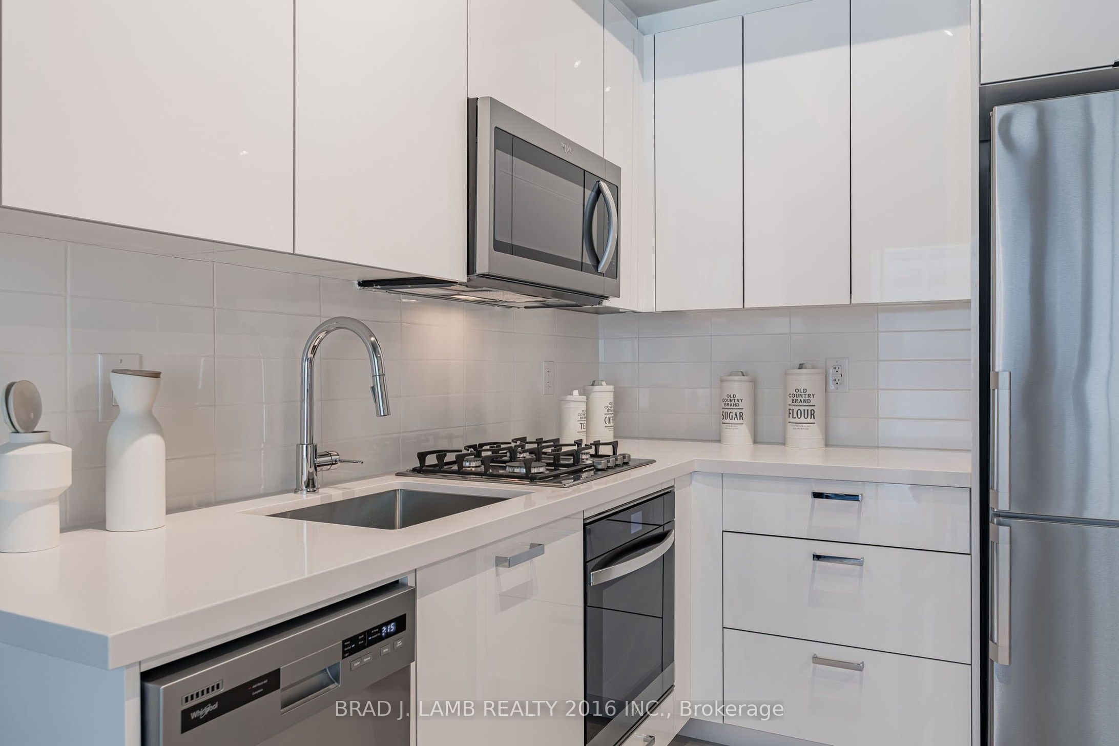 195 Mccaul Street 613 Property Photo 10