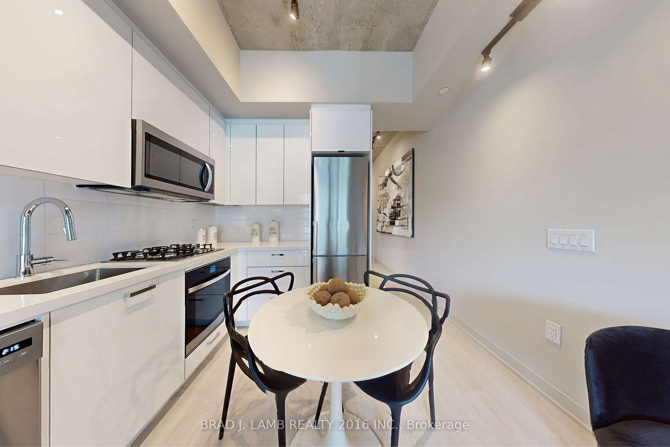 195 Mccaul Street 613 Property Photo 14
