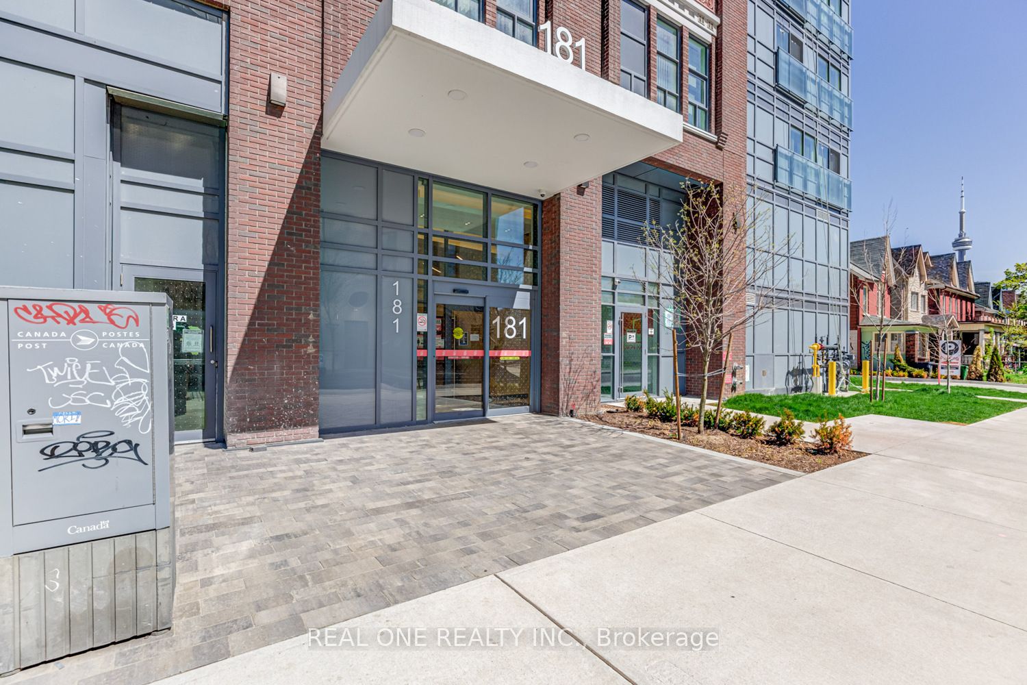 #201 - 181 Huron Street Property Photo 1