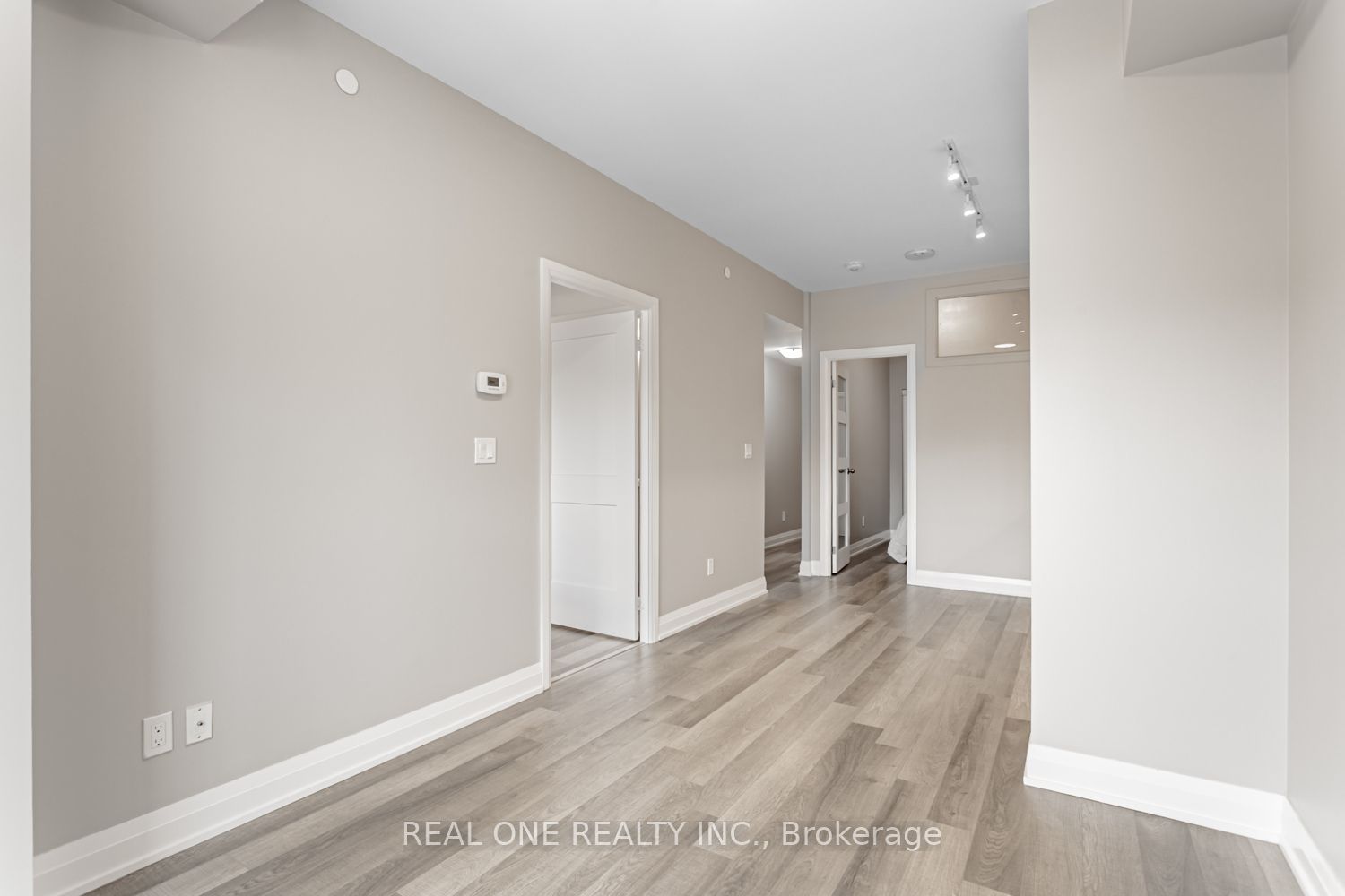 #201 - 181 Huron Street Property Photo 10