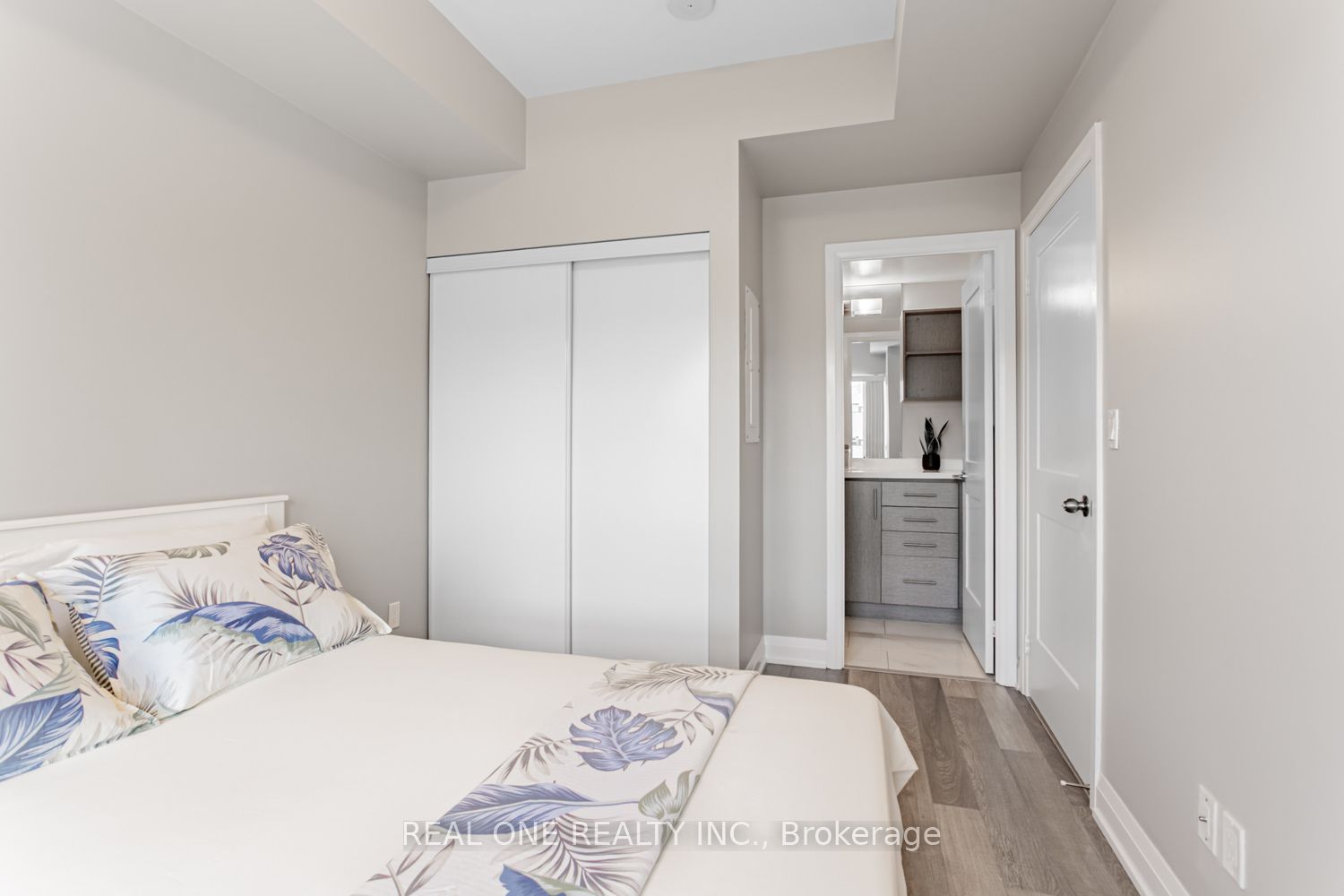 #201 - 181 Huron Street Property Photo 15