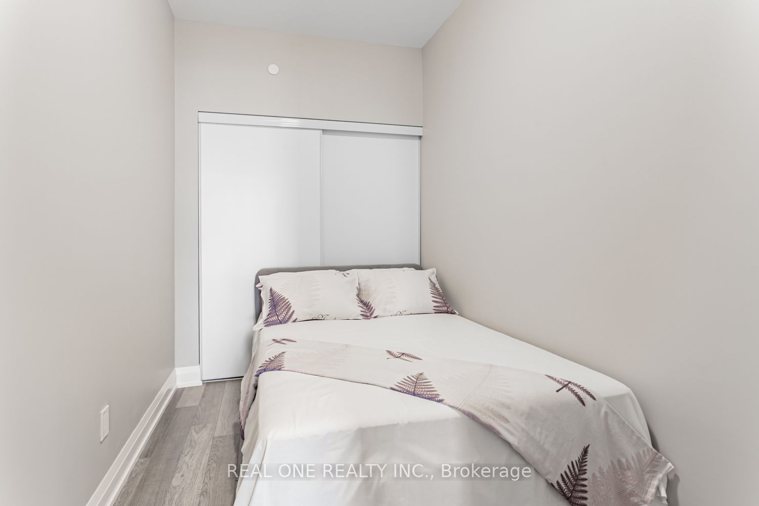 #201 - 181 Huron Street Property Photo 17