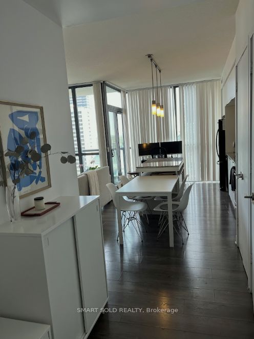 #2001 - 110 Charles Street Property Photo 5