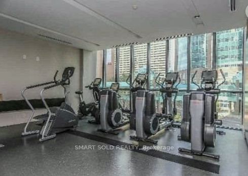 #2001 - 110 Charles Street Property Photo 11