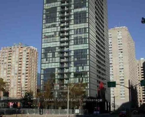 #2001 - 110 Charles Street Property Photo 12