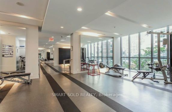 #2001 - 110 Charles Street Property Photo 14