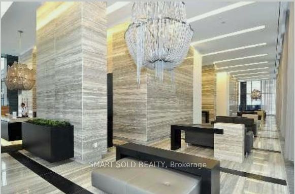 #2001 - 110 Charles Street Property Photo 20
