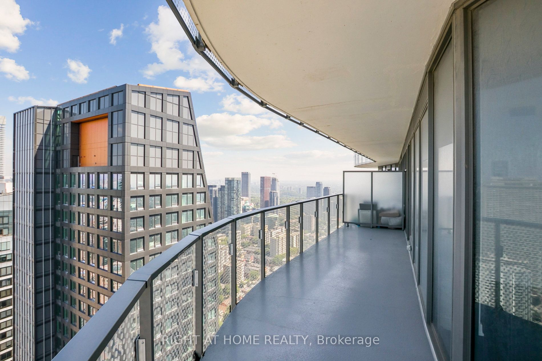 #5408 - 11 Wellesley St W Avenue Property Photo 3