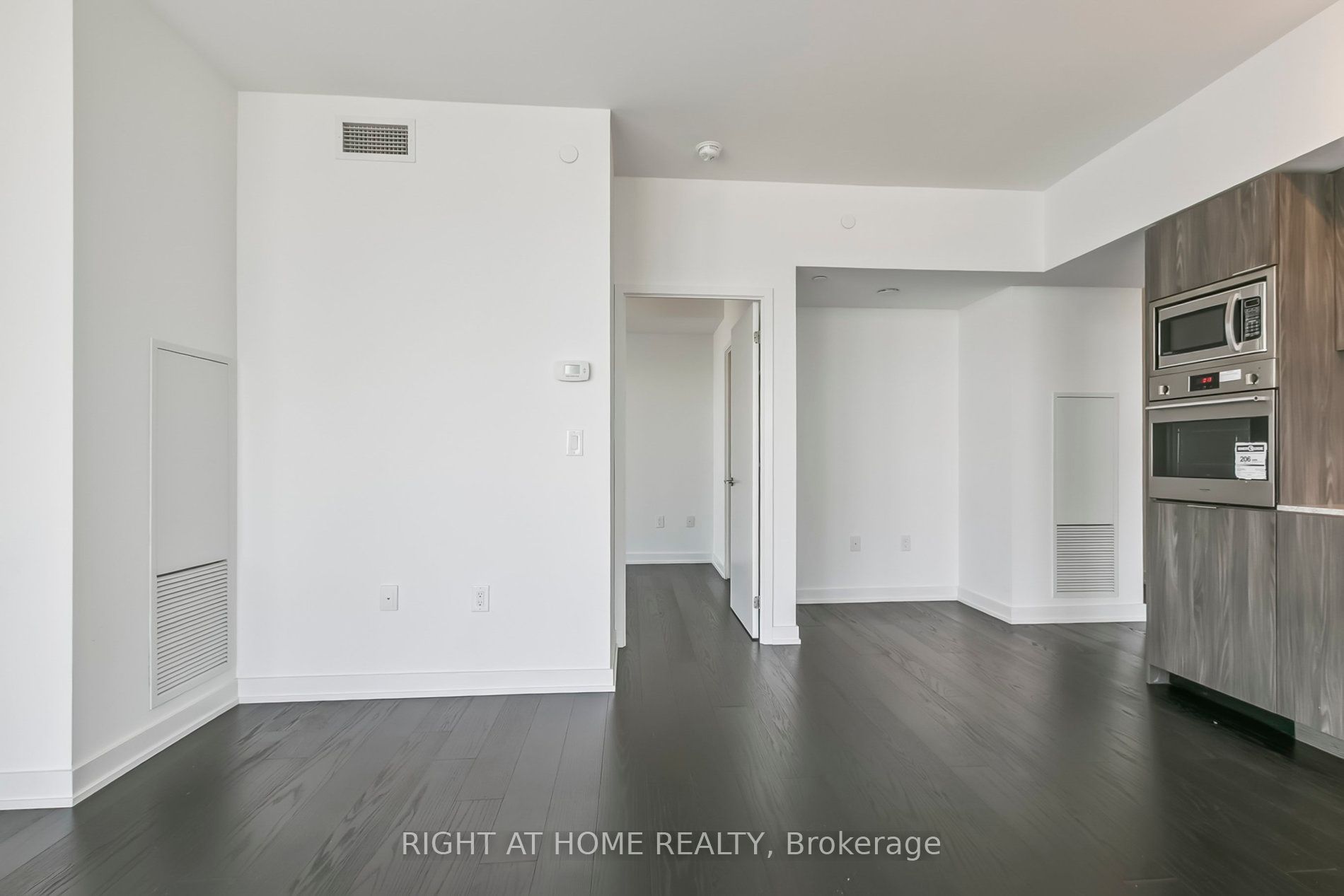 #5408 - 11 Wellesley St W Avenue Property Photo 7