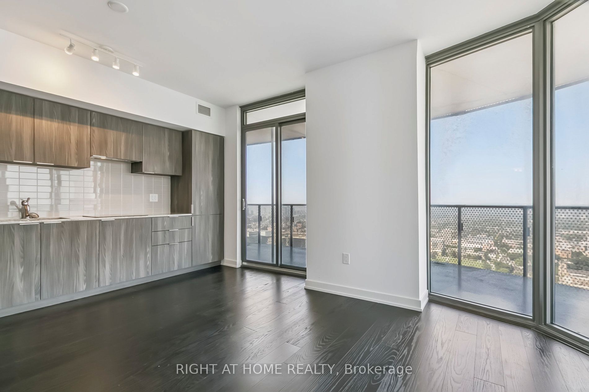 #5408 - 11 Wellesley St W Avenue Property Photo 14