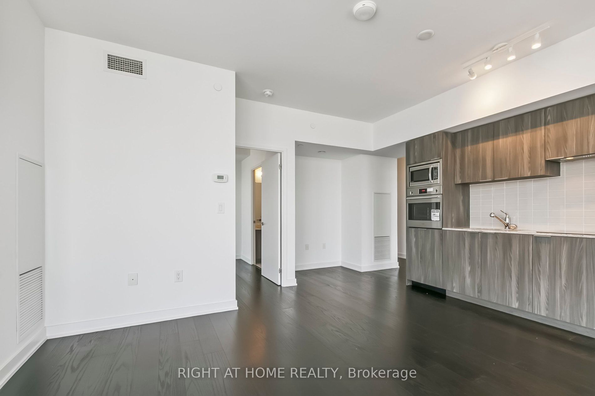 #5408 - 11 Wellesley St W Avenue Property Photo 17