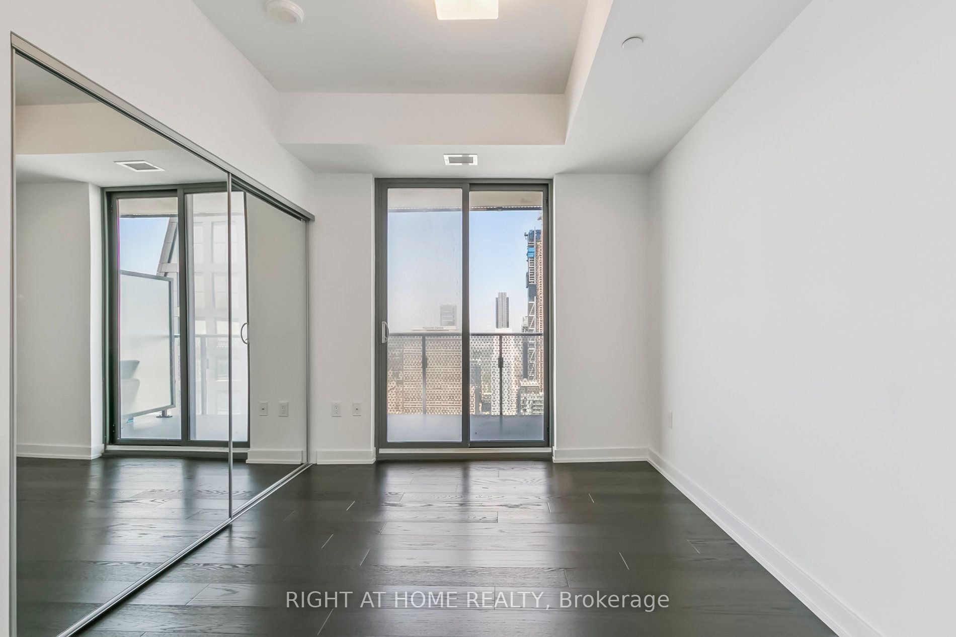#5408 - 11 Wellesley St W Avenue Property Photo 24