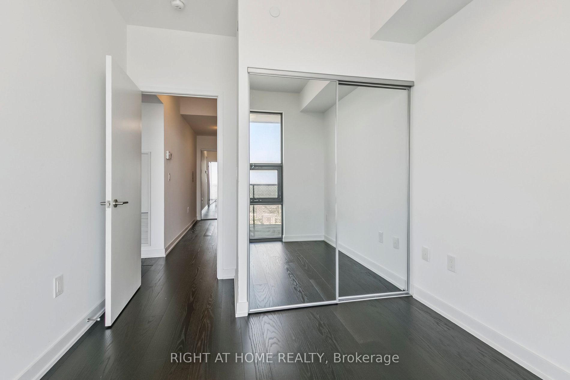 #5408 - 11 Wellesley St W Avenue Property Photo 27