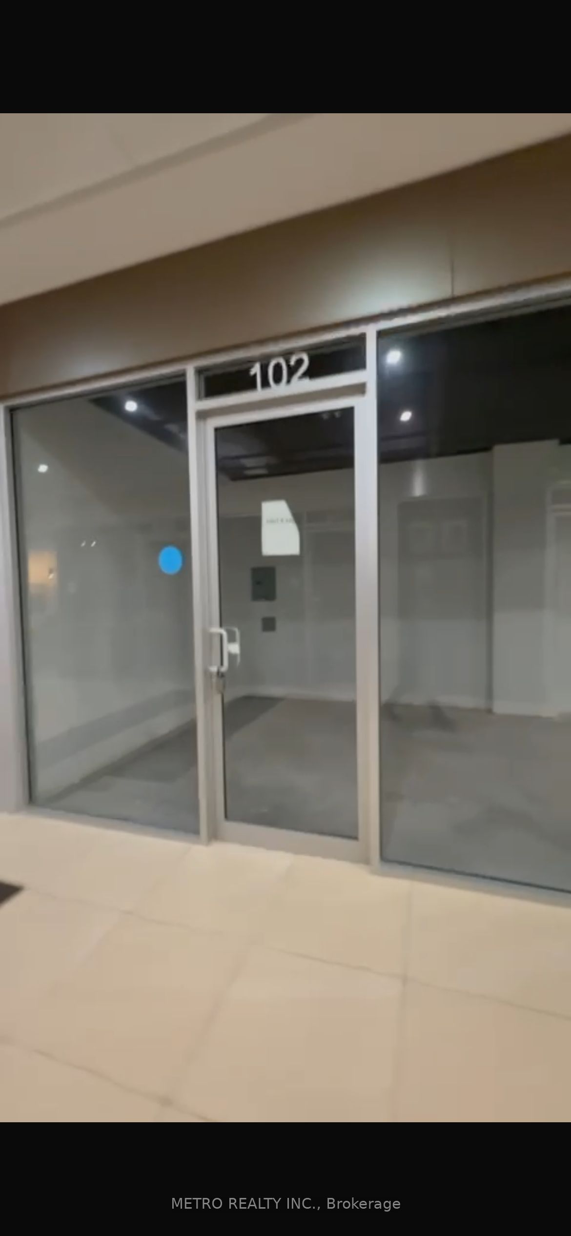 #102 - 384 Yonge Street Property Photo 3
