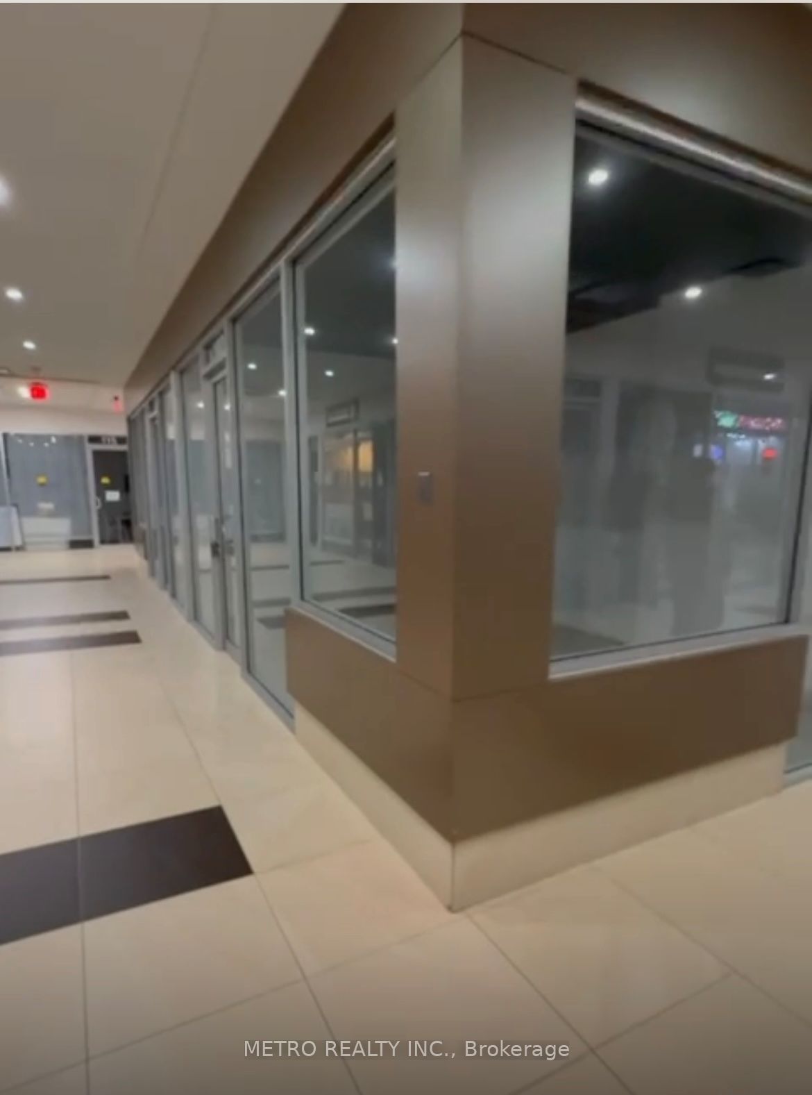 #102 - 384 Yonge Street Property Photo 4
