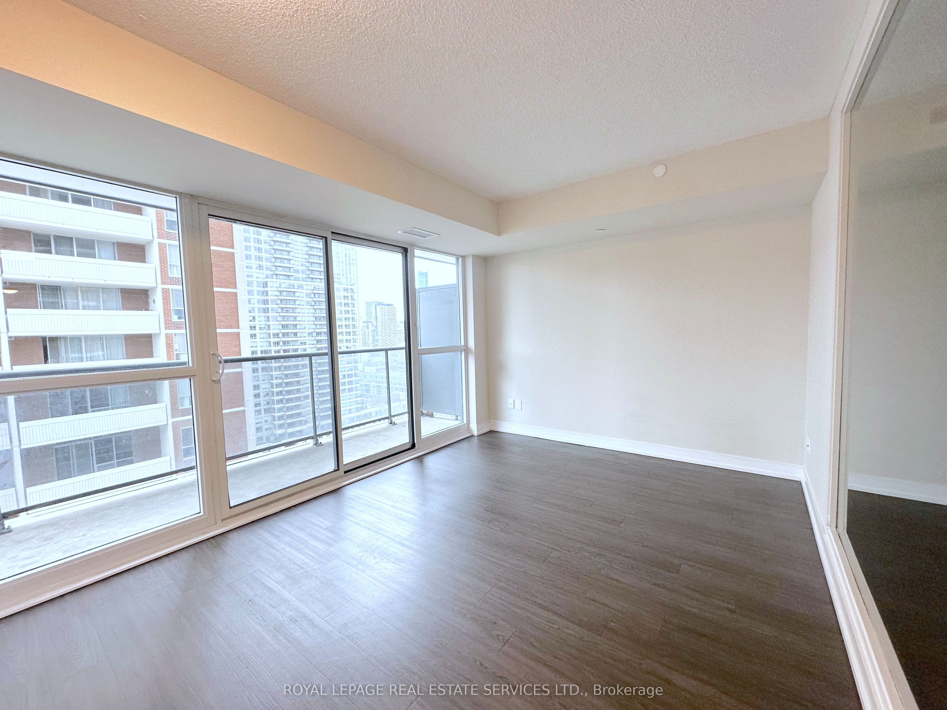 #1709 - 561 Sherbourne Street Property Photo 3
