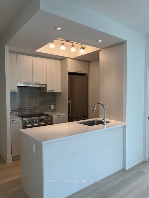 #402 - 310 Tweedsmuir Avenue Property Photo 6
