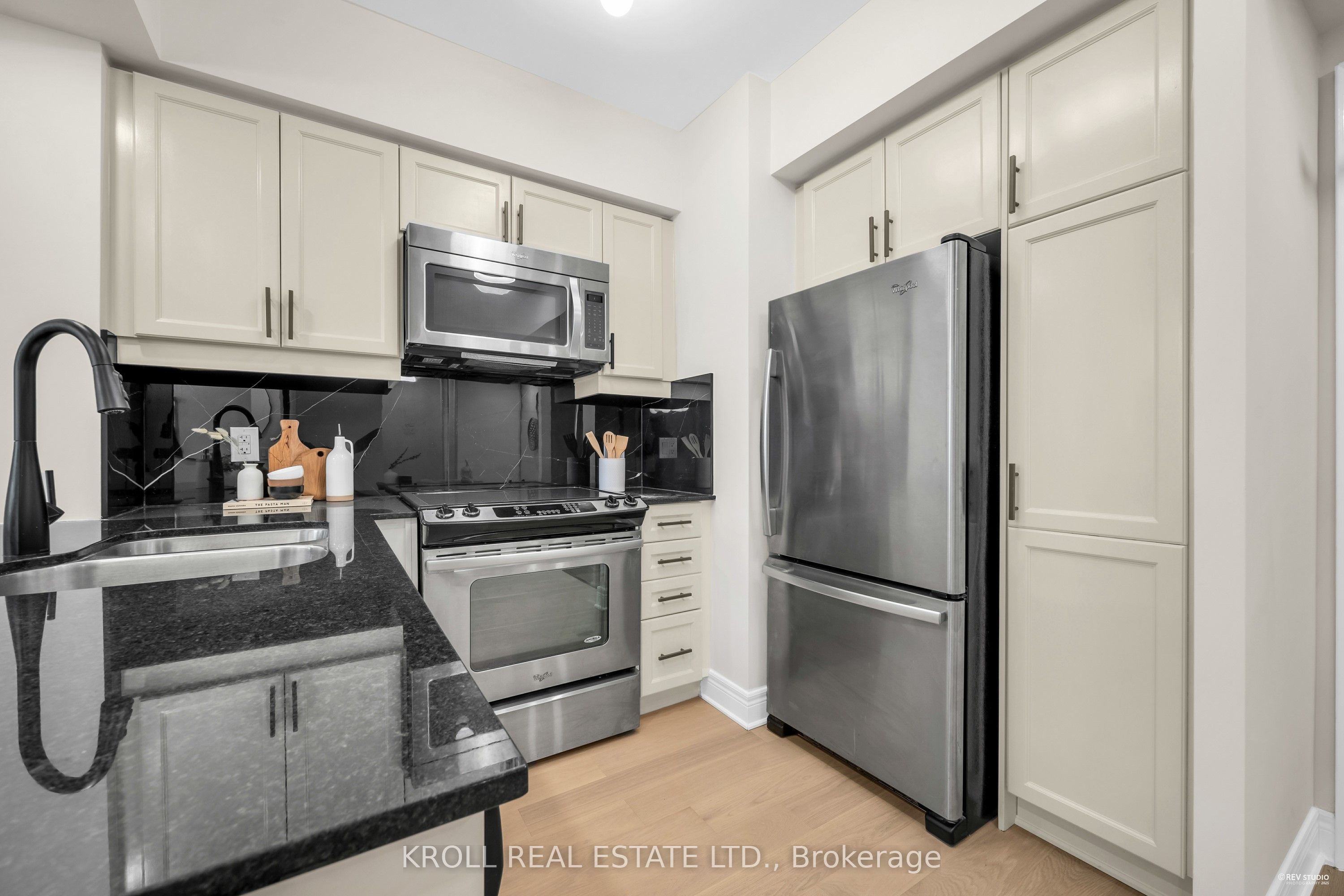 #229 - 701 Sheppard Avenue Property Photo 5