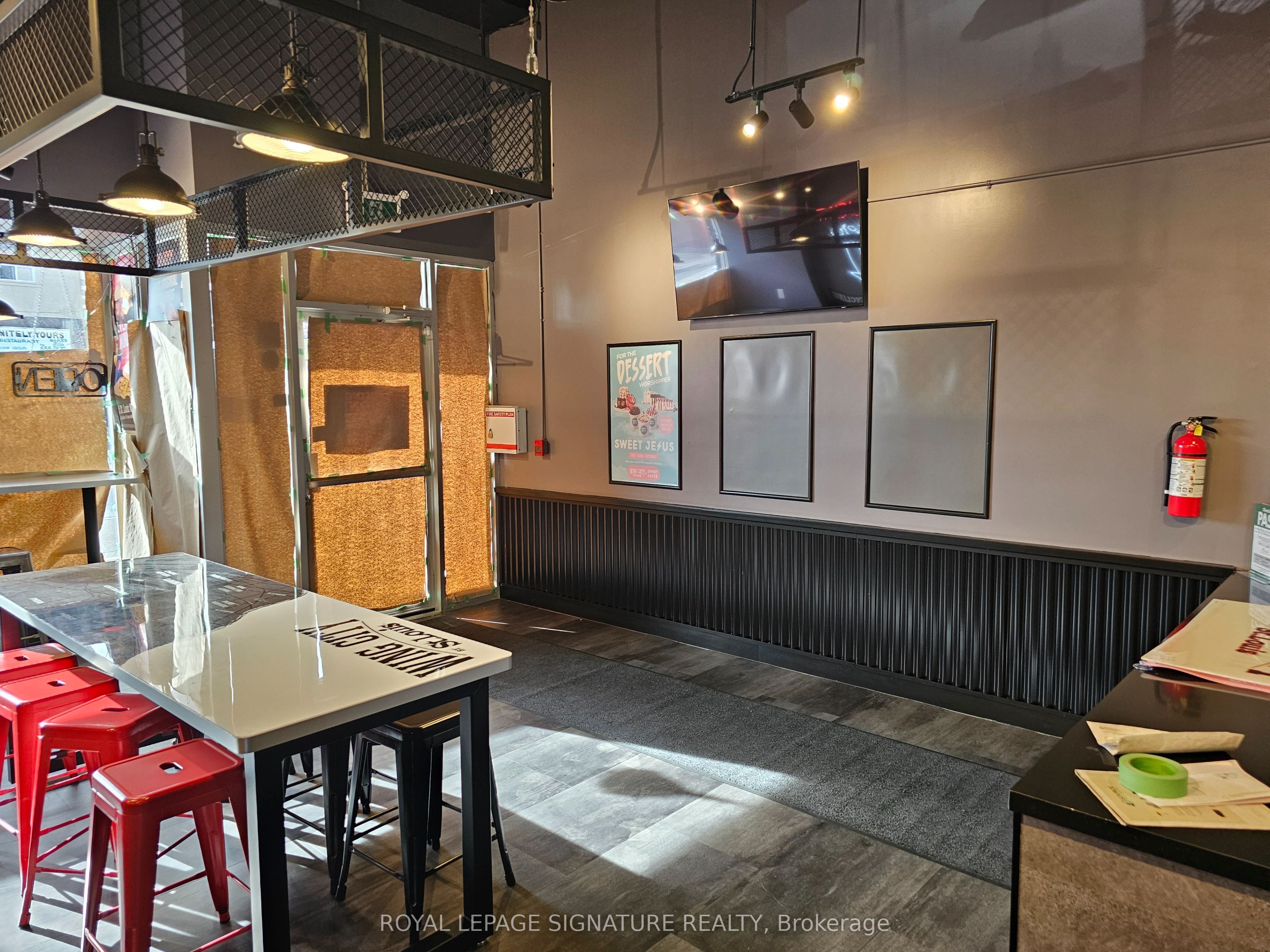 1154 St Clair Avenue Property Photo 8