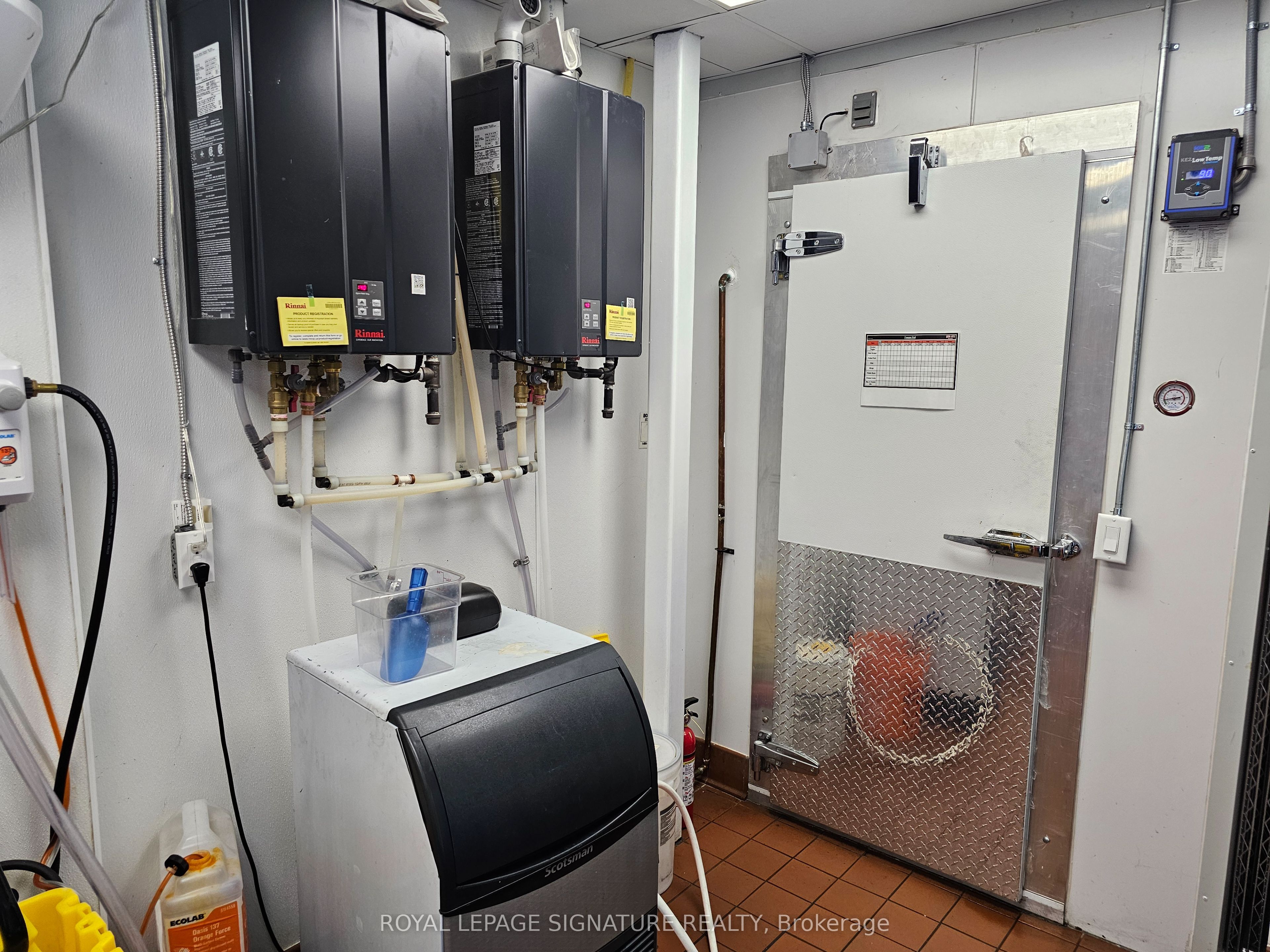 1154 St Clair Avenue Property Photo 19