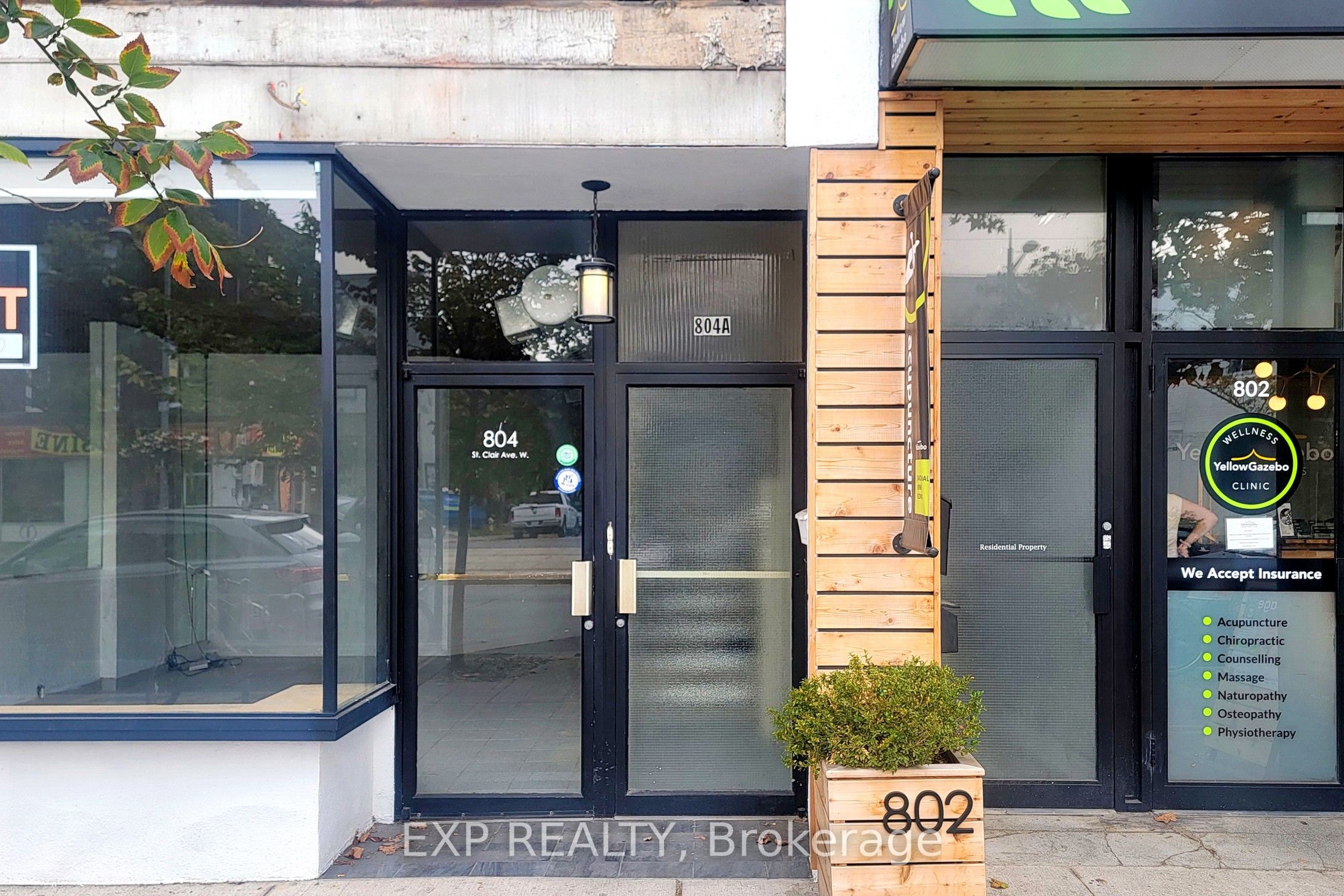 #main - 804 St Clair Avenue Property Photo 6