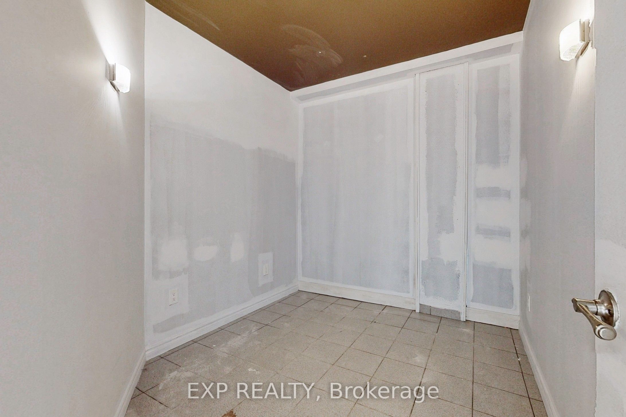 #main - 804 St Clair Avenue Property Photo 11