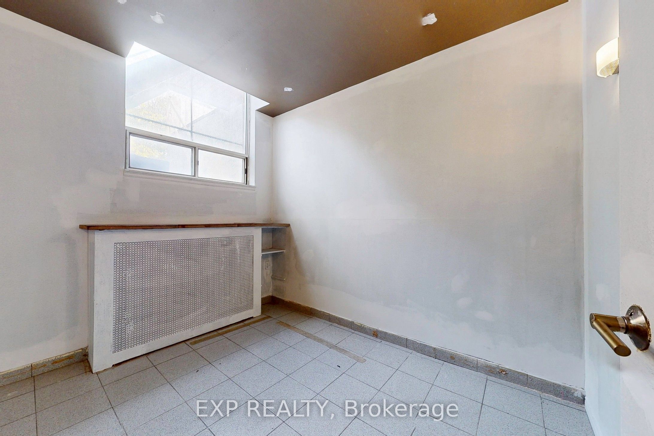 #main - 804 St Clair Avenue Property Photo 14