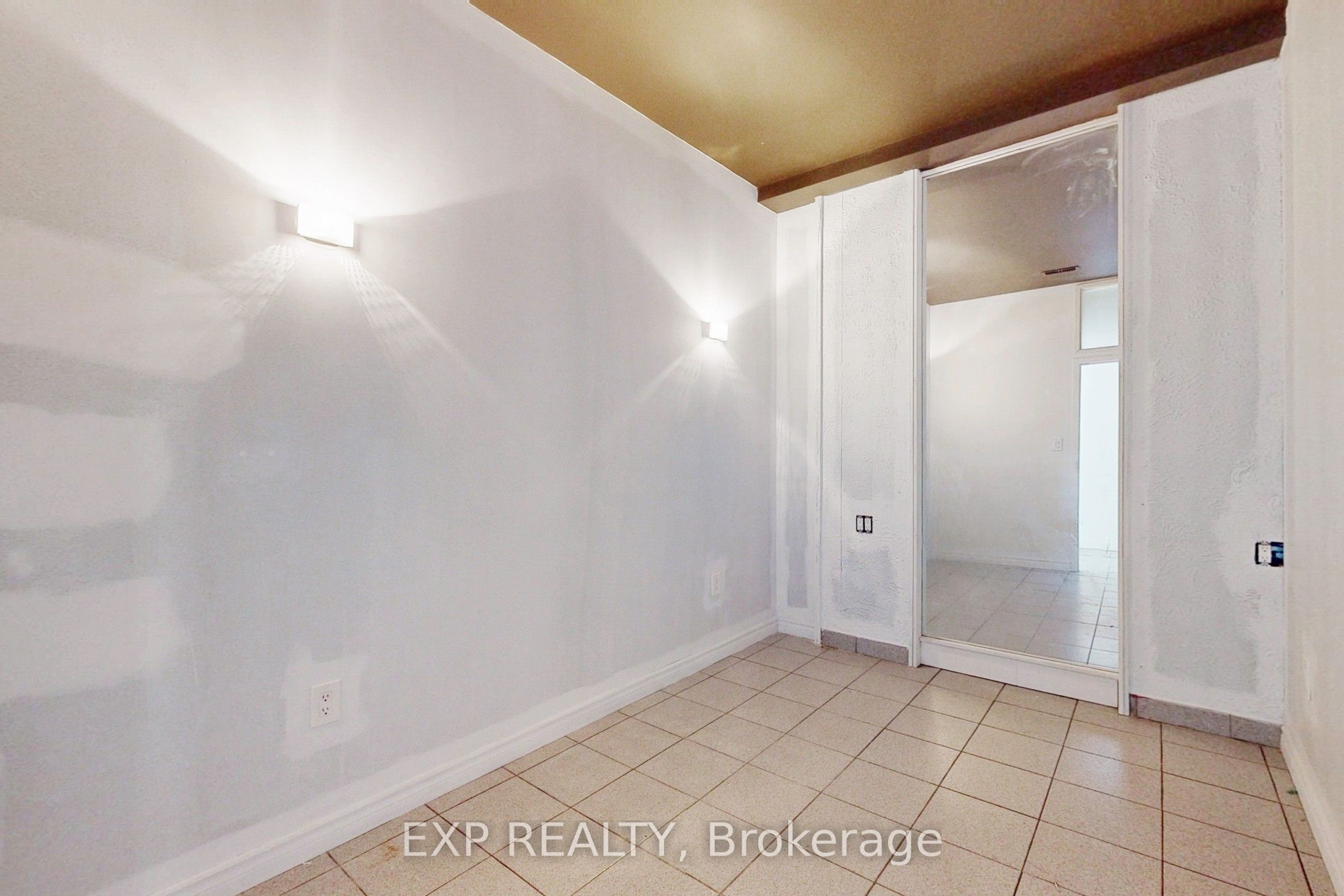#main - 804 St Clair Avenue Property Photo 20