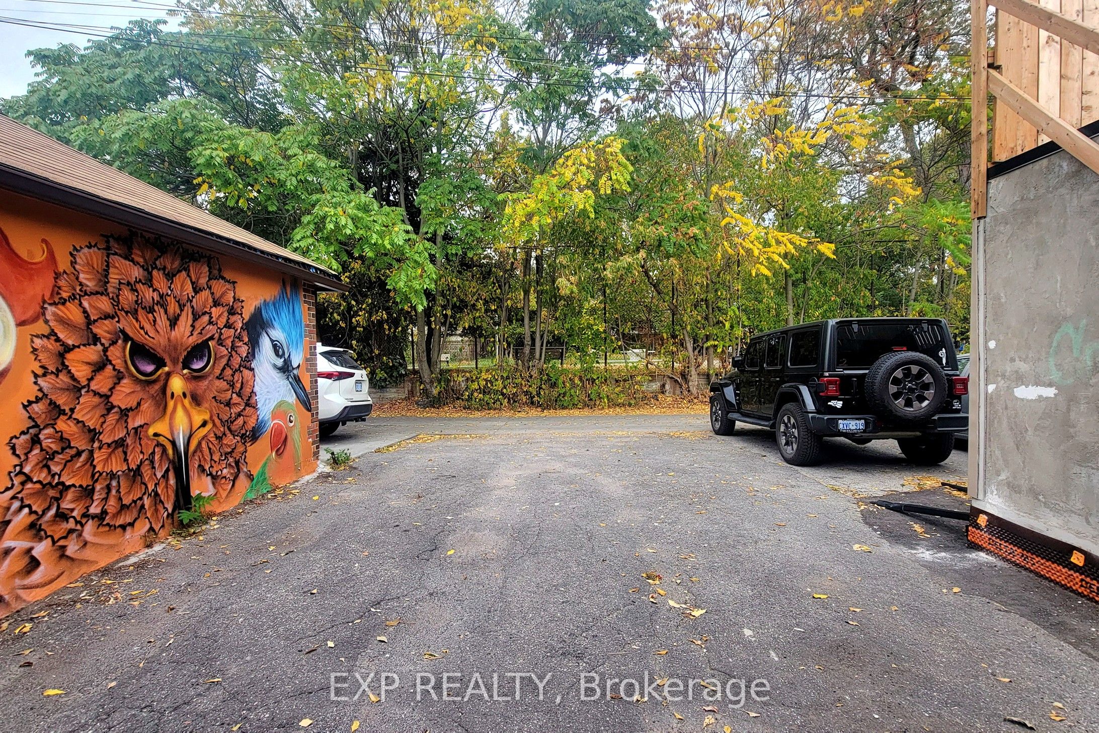 #main - 804 St Clair Avenue Property Photo 23