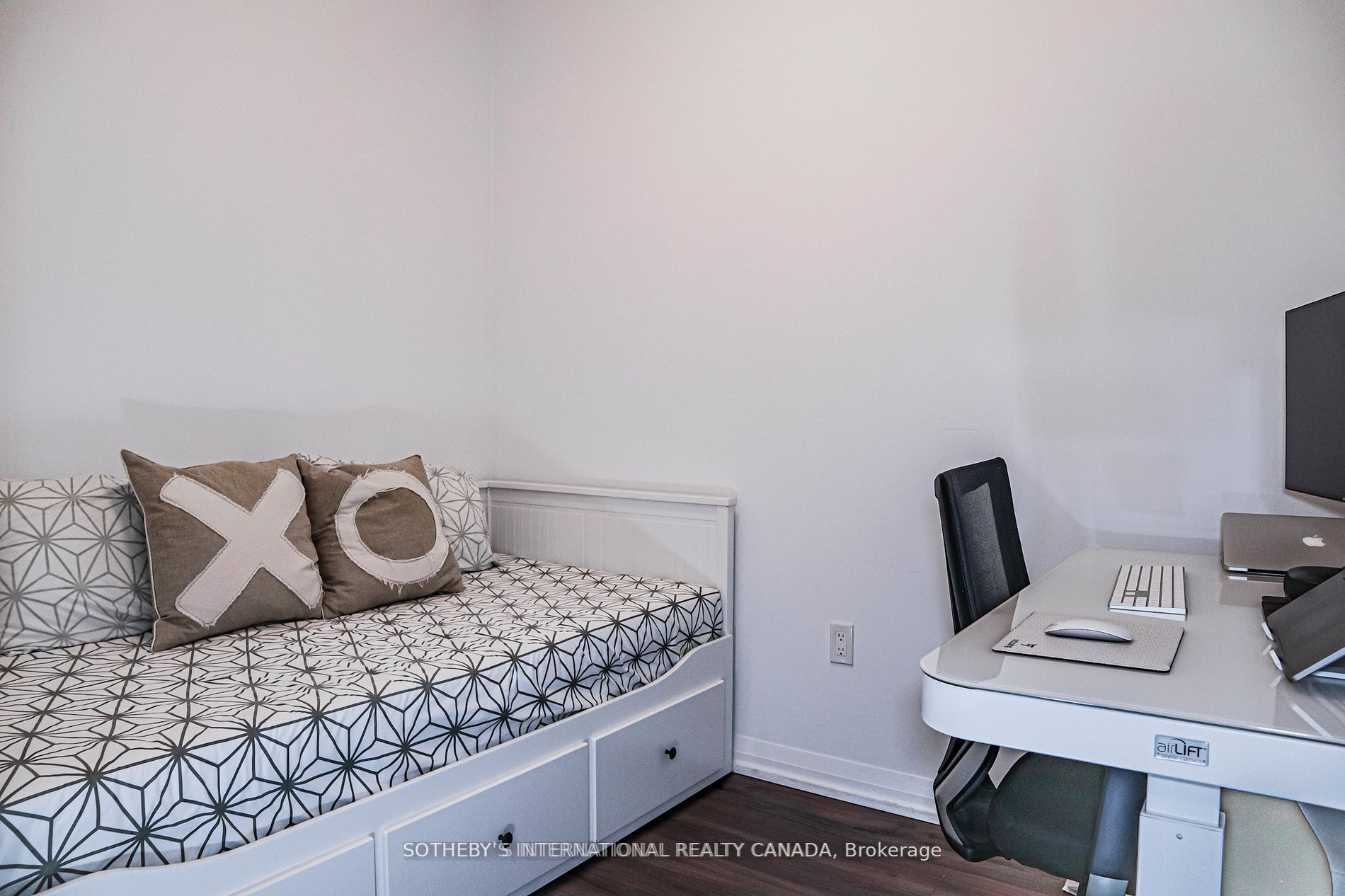 #2210 - 50 Ann O'reilly Road Property Photo 10