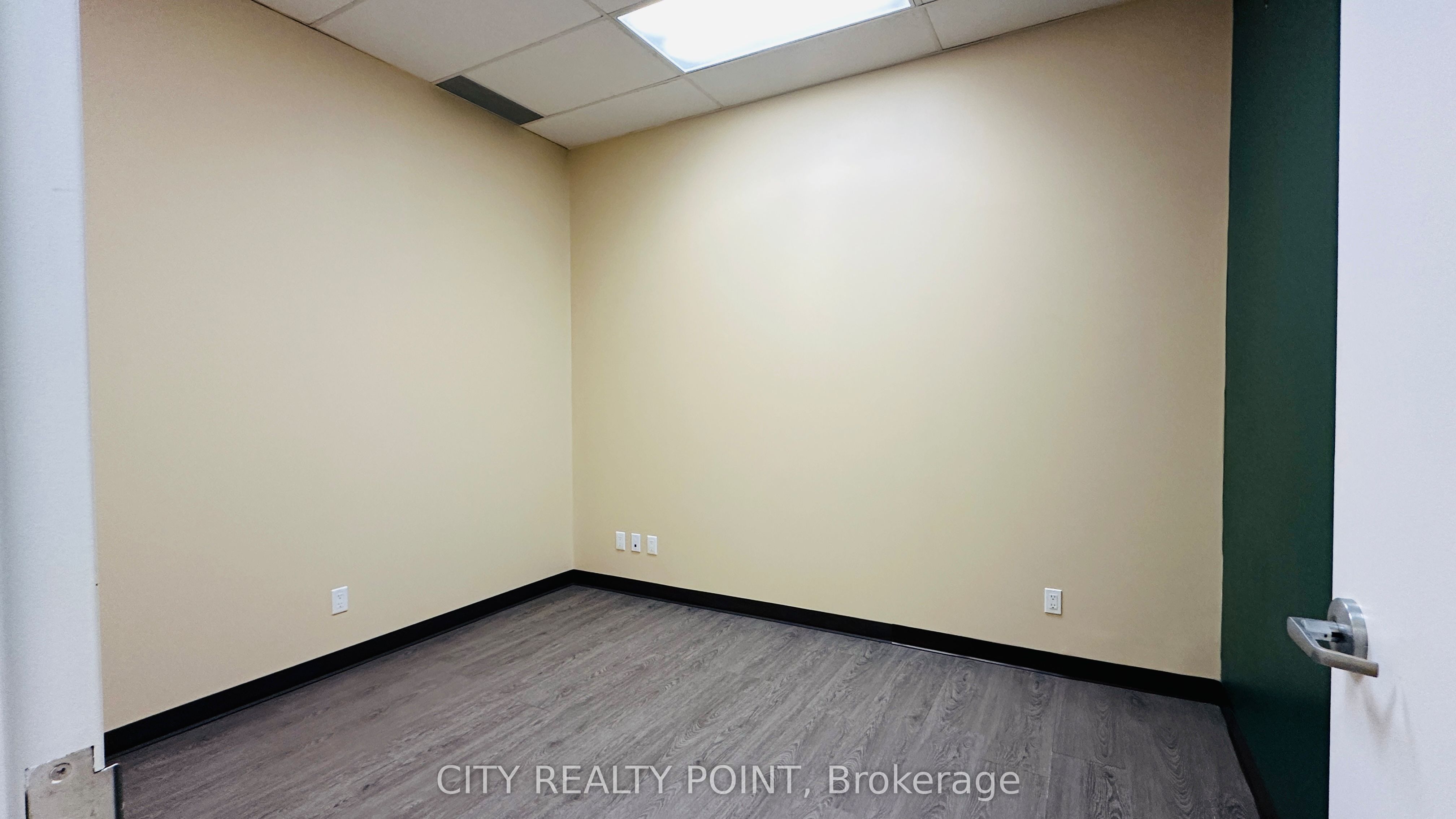 #7 - 1500 Bathurst Street Property Photo 8
