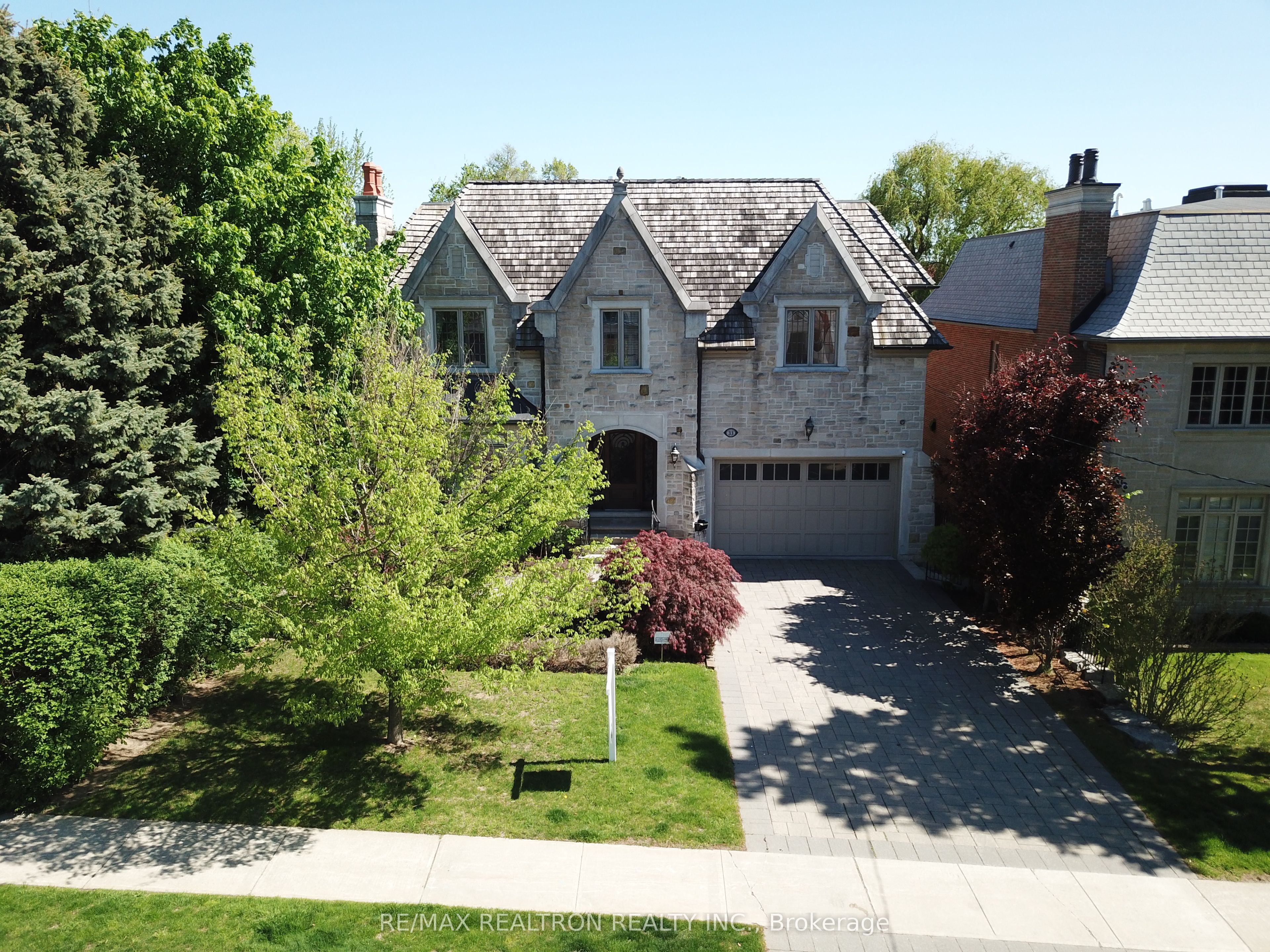 33 Owen Boulevard Property Photo 1