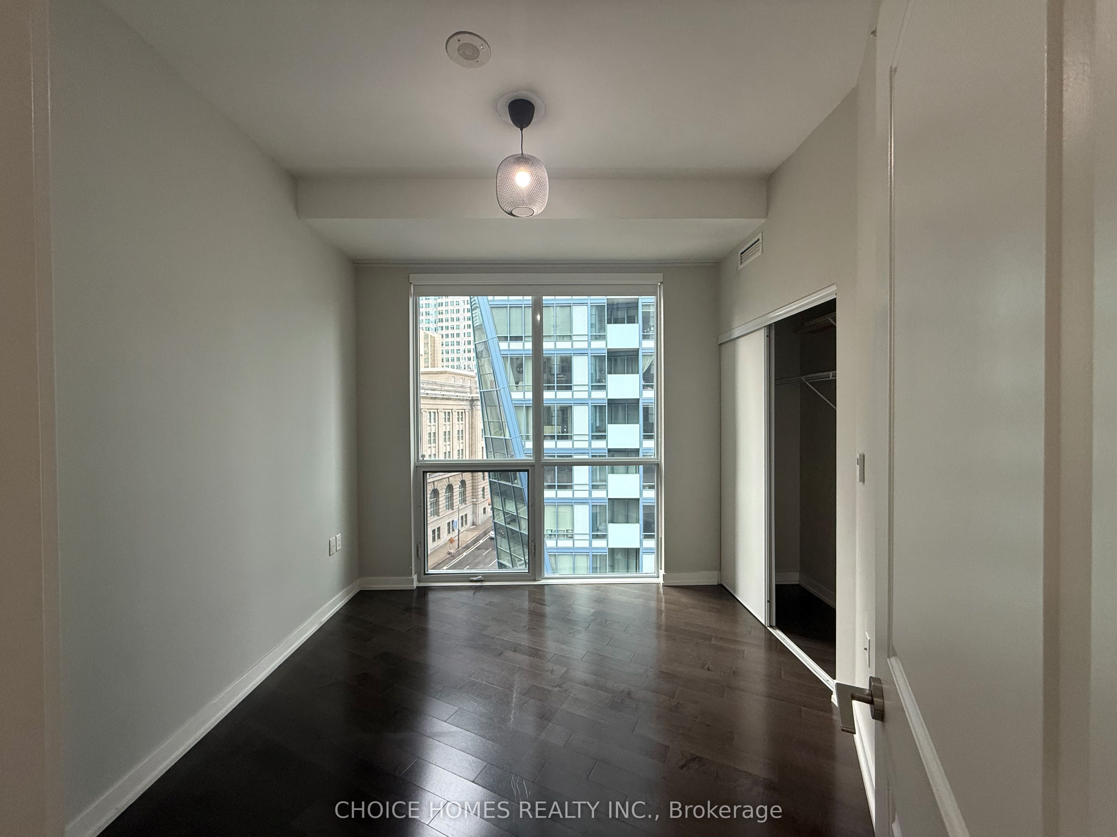1 The Esplanade N/a 702 Property Photo 10