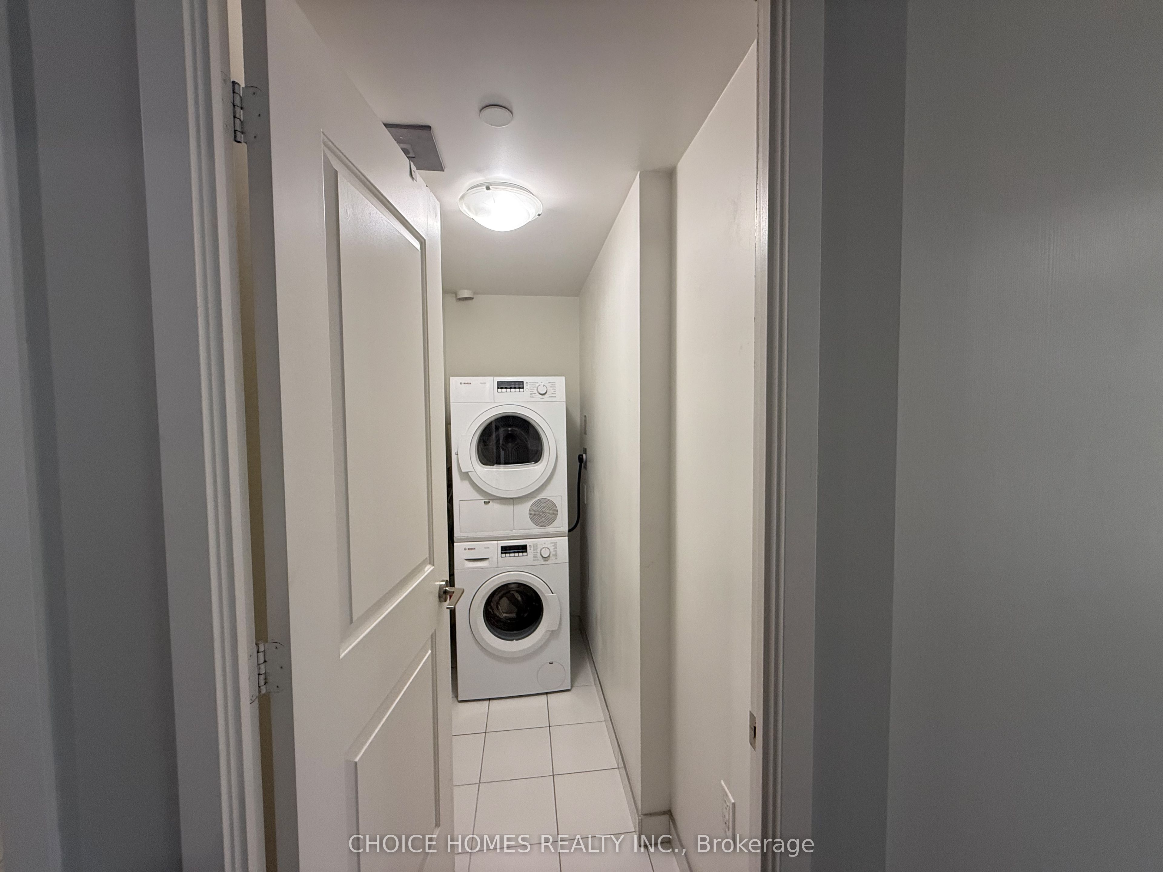 1 The Esplanade N/a 702 Property Photo 14