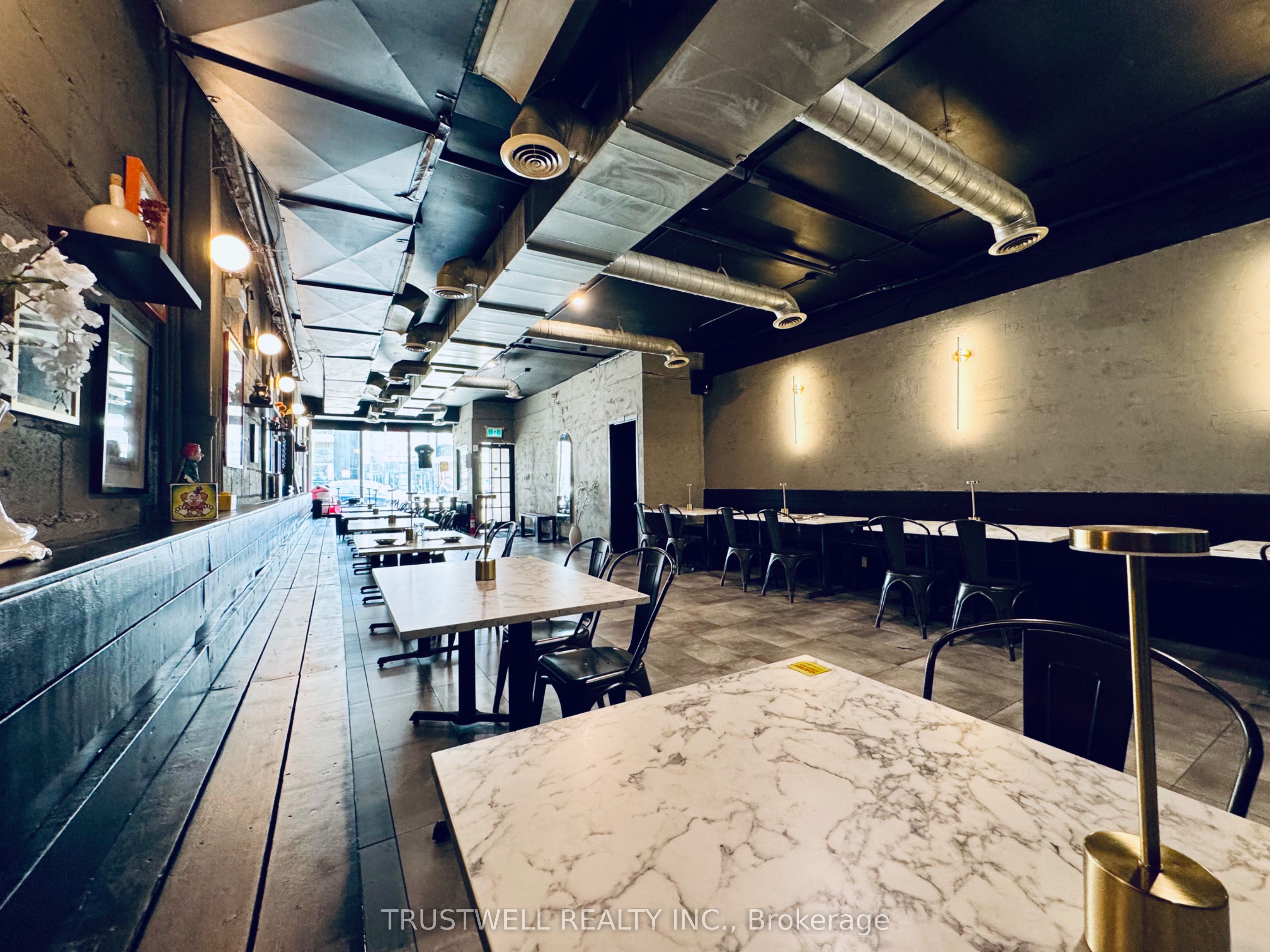 4852 Yonge Street Property Photo 4