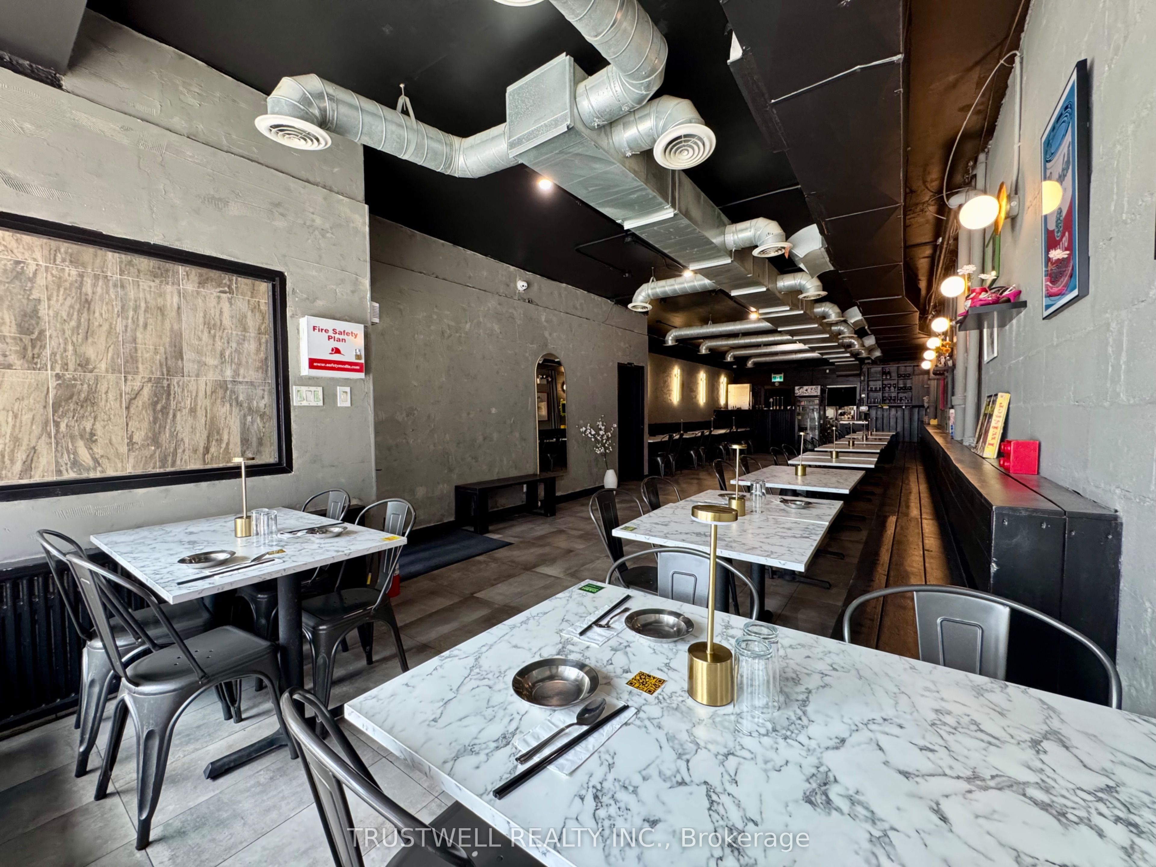 4852 Yonge Street Property Photo 6