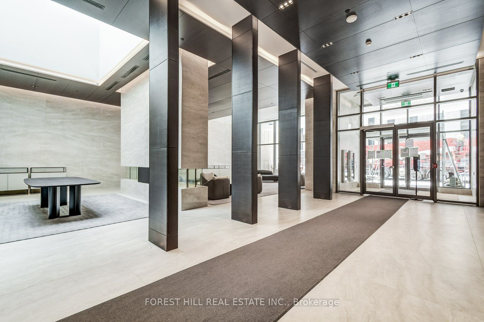 2221 Yonge Street 5210 Property Photo 3