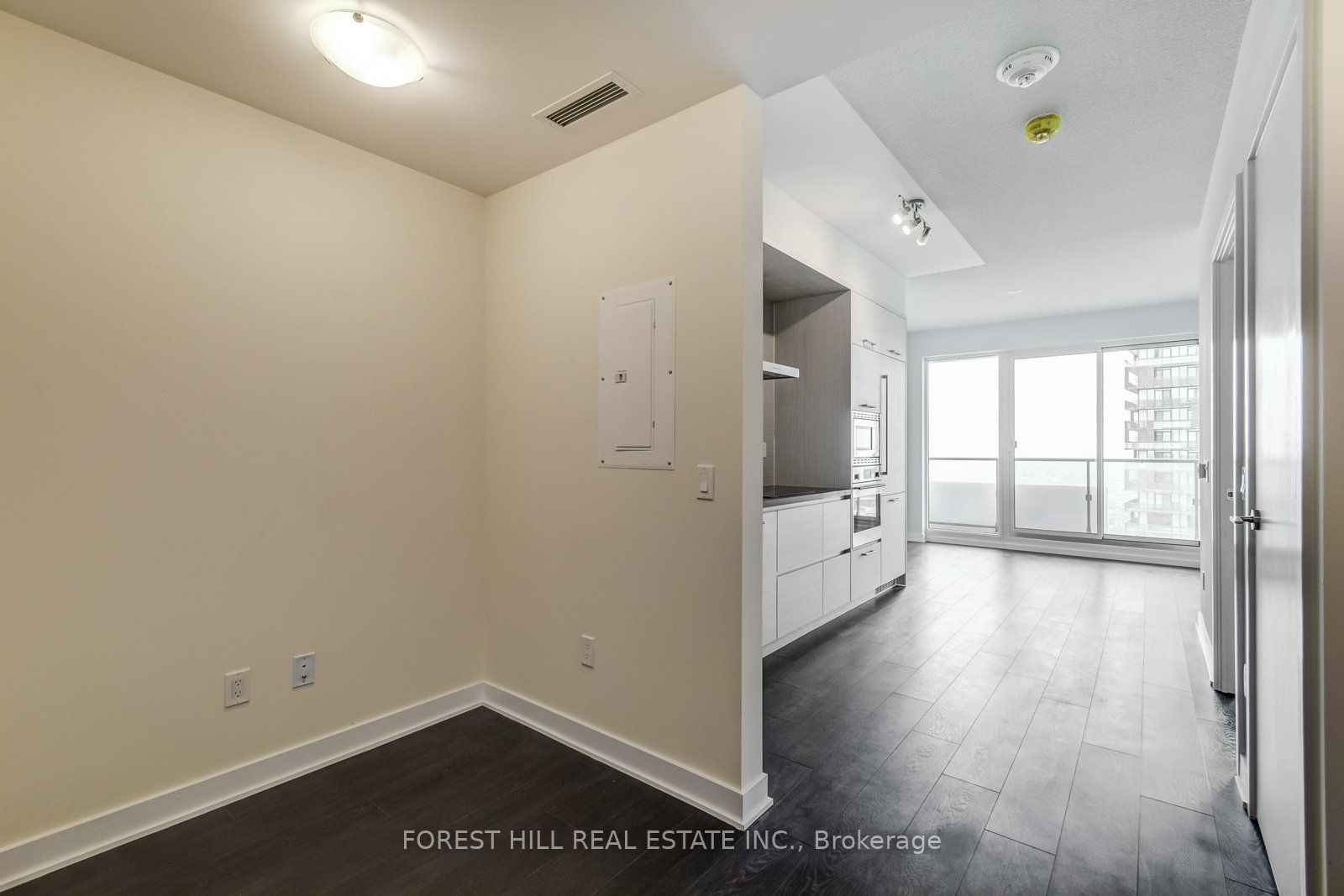 2221 Yonge Street 5210 Property Photo 6