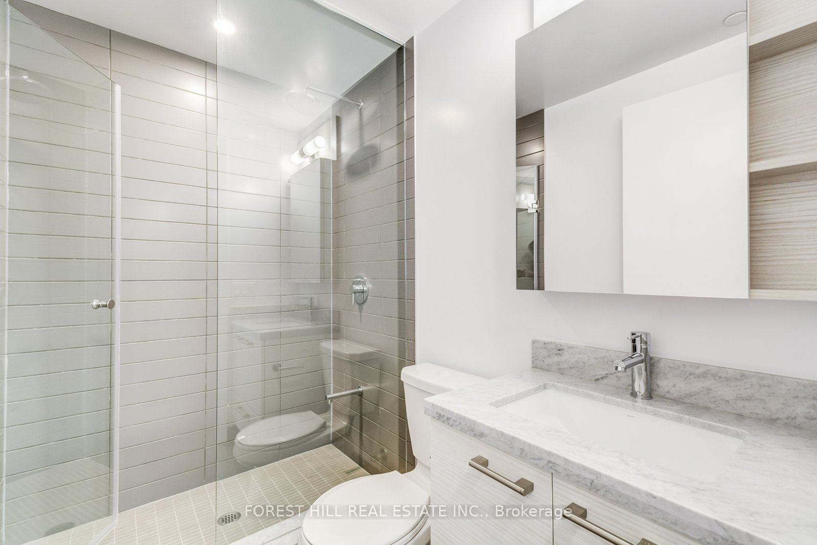 2221 Yonge Street 5210 Property Photo 7